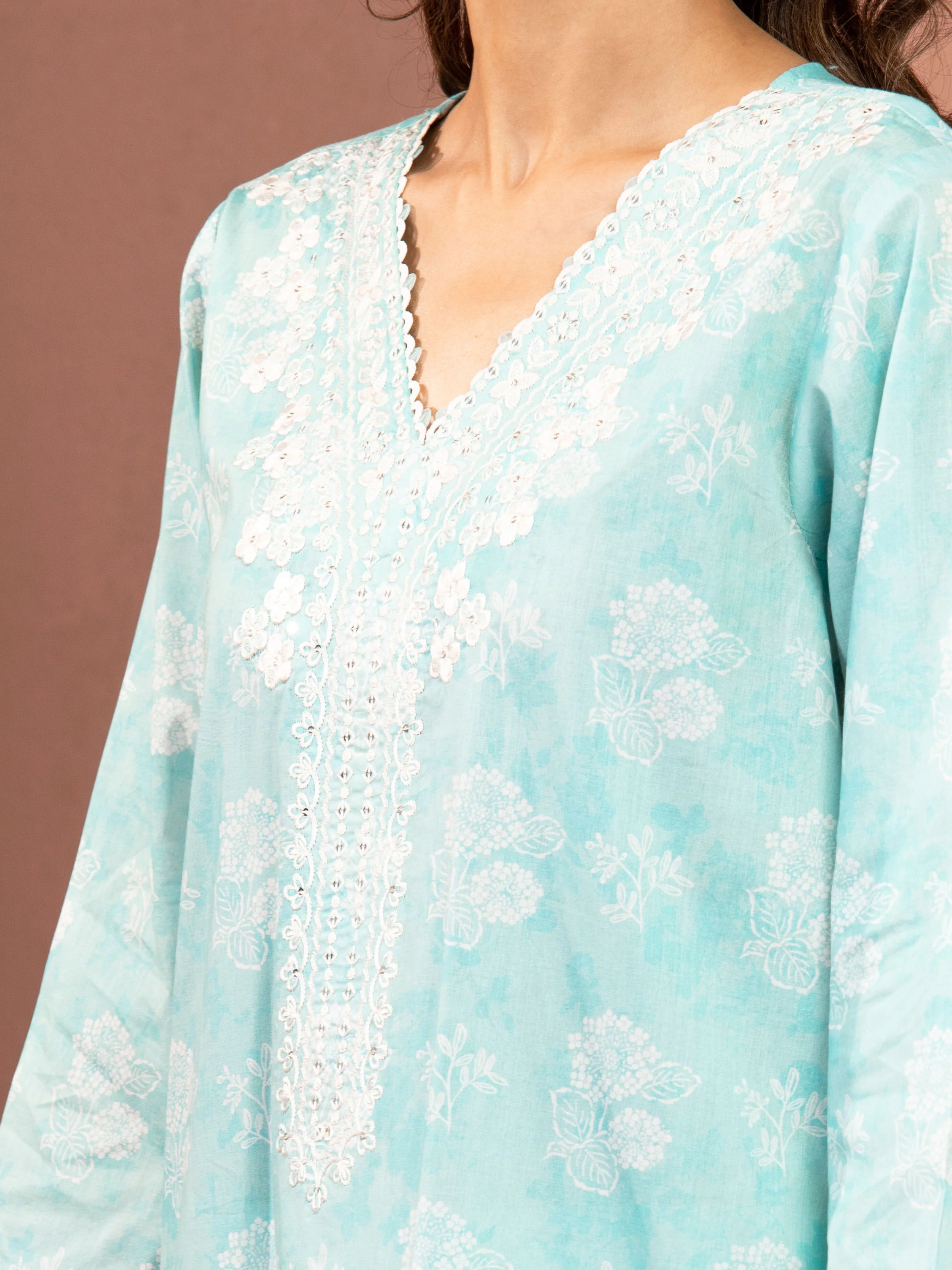 Embroidered Lawn Suit - EWU5V1-31459-3P - Image 5