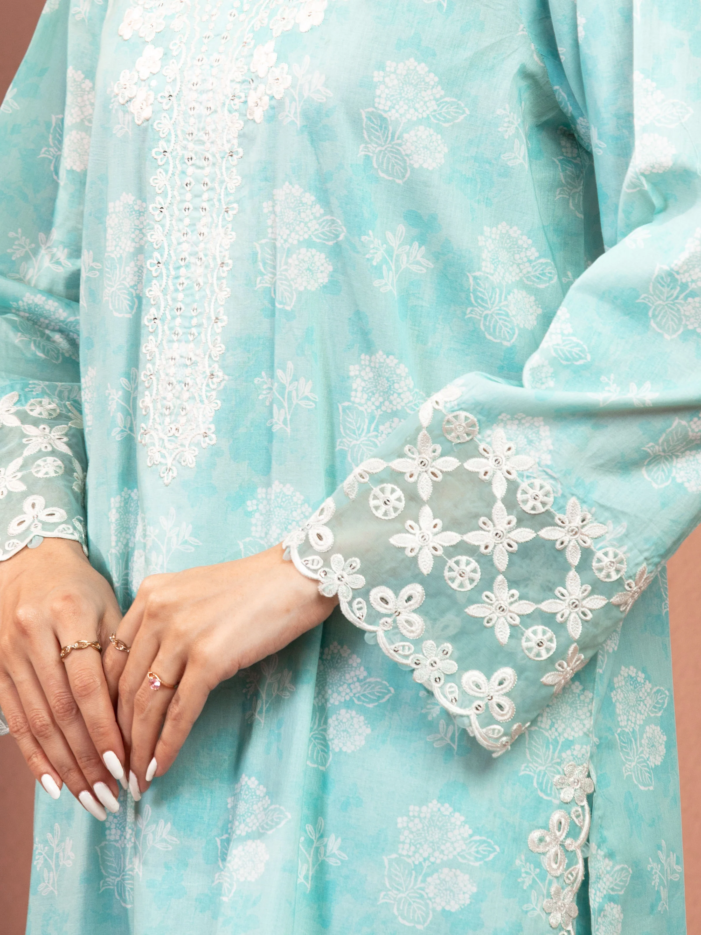 Embroidered Lawn Suit - EWU5V1-31459-3P - Image 6