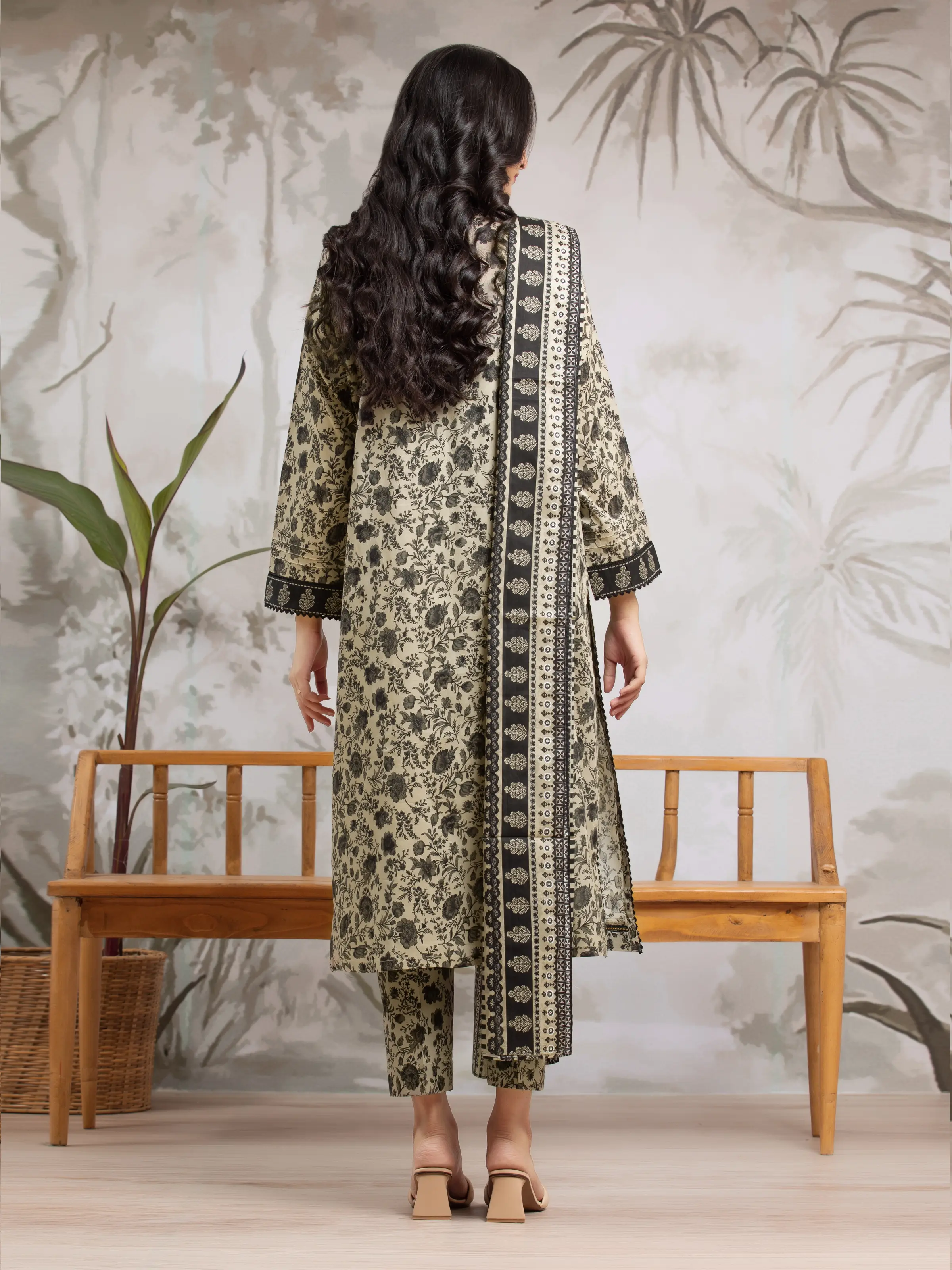Printed Khaddar Suit - EWU24A3-29614-3P - Image 2