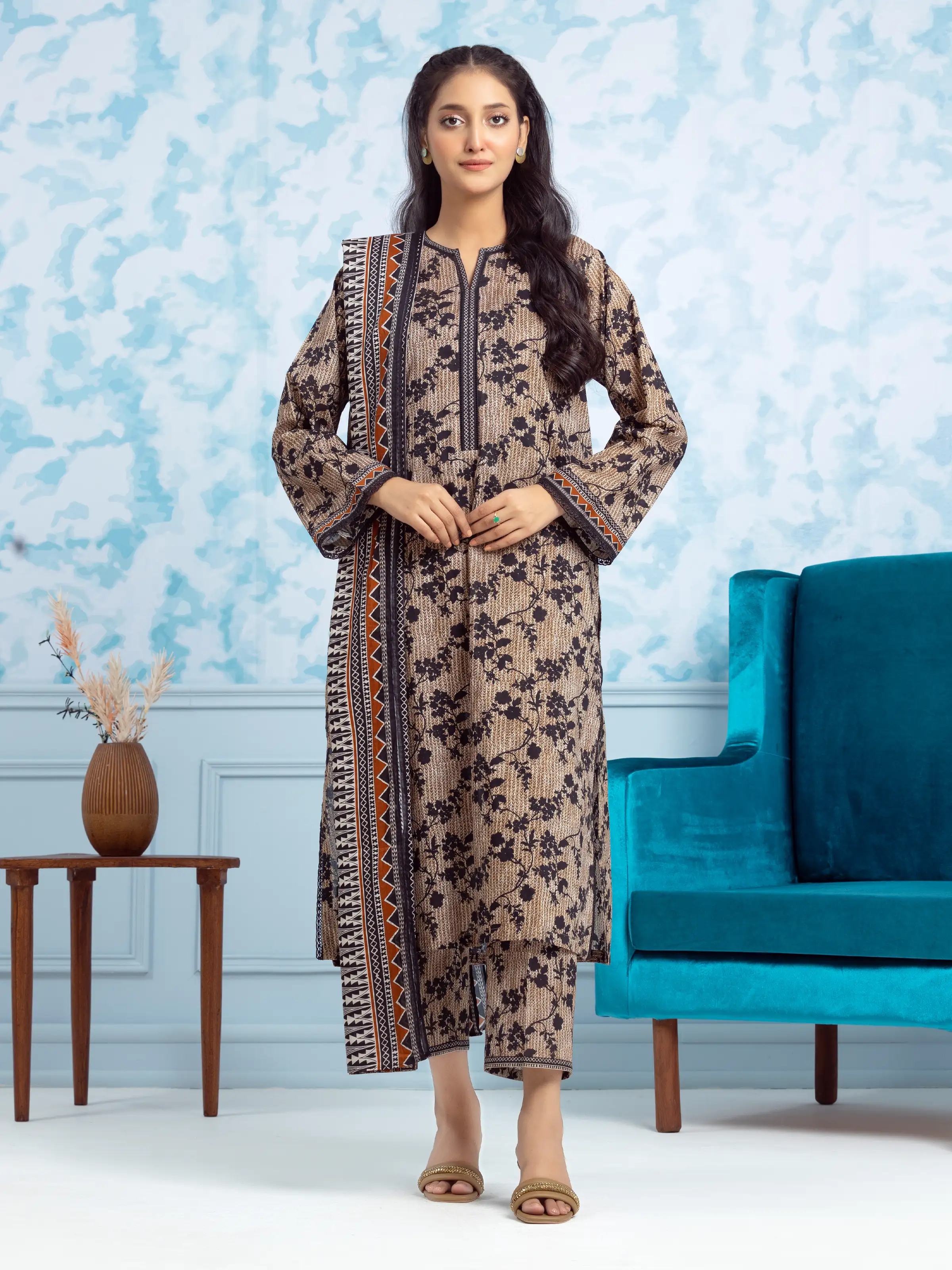 Printed Khaddar Suit - EWU24A3-29714-3P