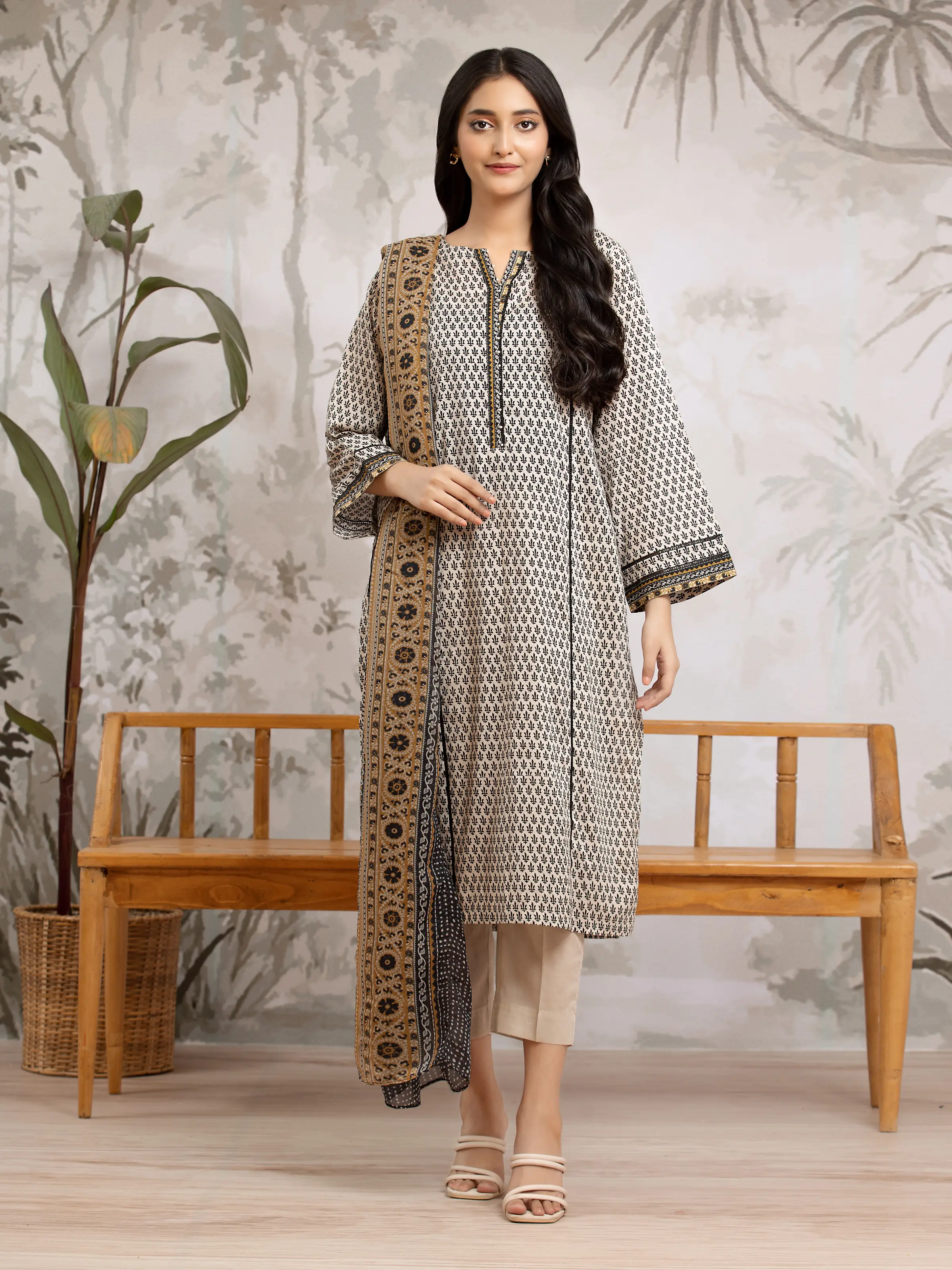 Printed Khaddar Suit - EWU24M2-175