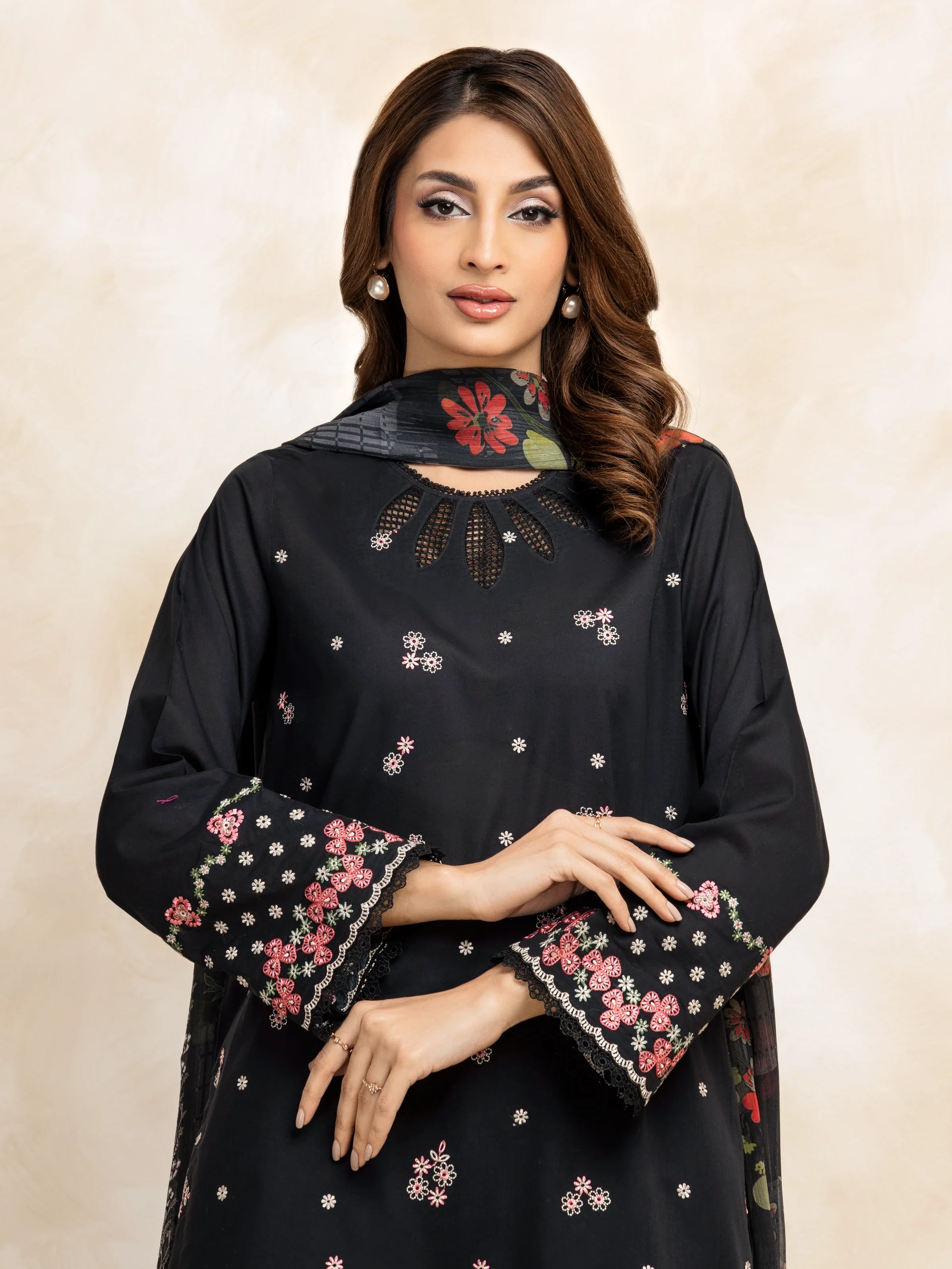 Embroidered Cambric Suit - EWU5V2-31039-3P - Image 4