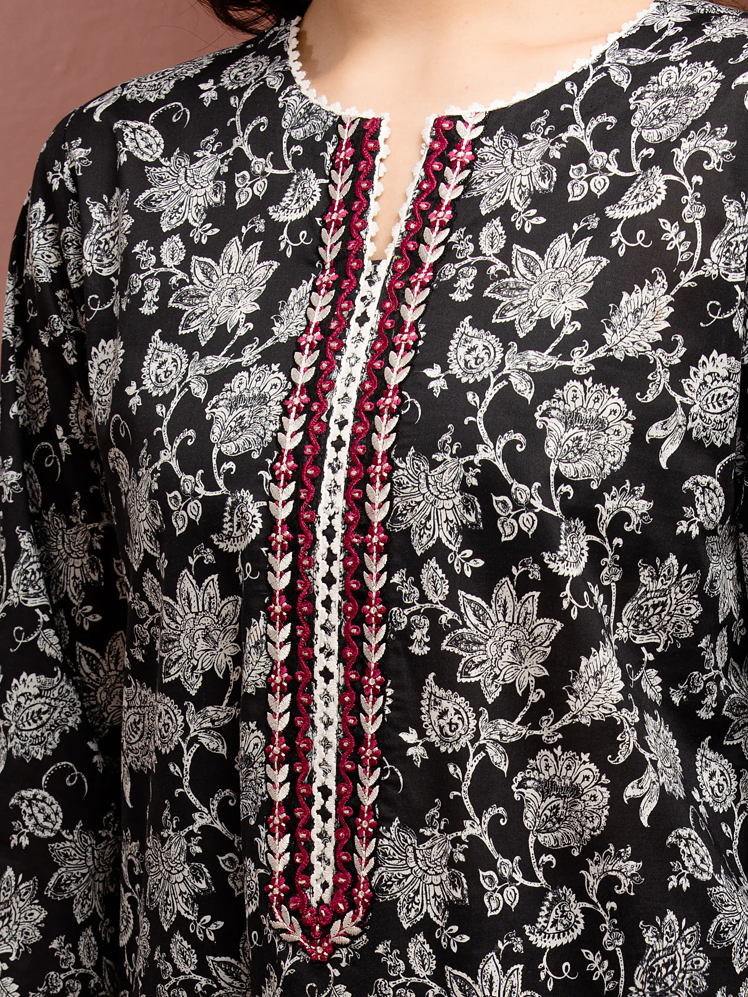 Embroidered Cambric Suit - EWU5V2-31072-3P - Image 4
