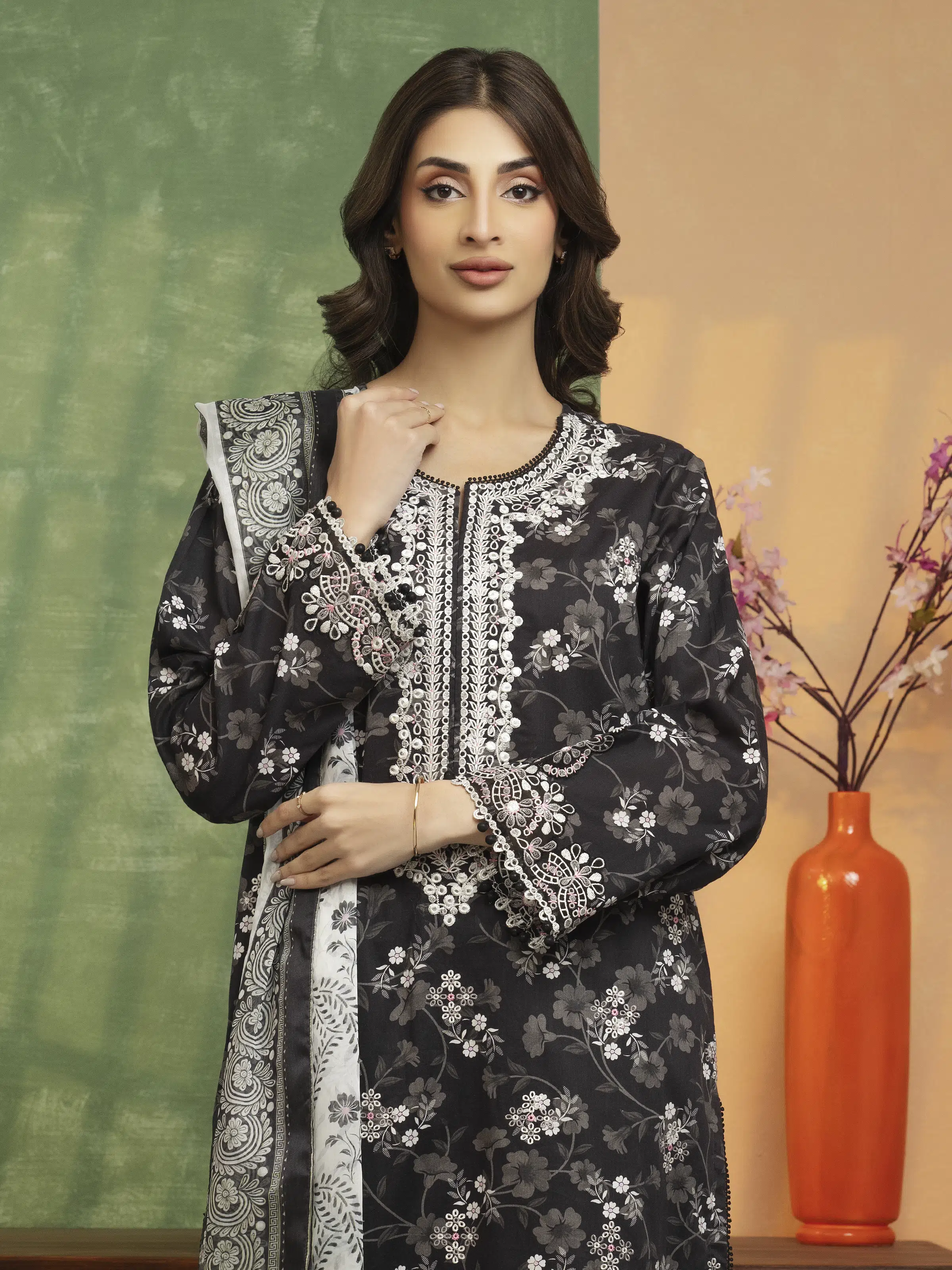 Embroidered Lawn Suit - EWU5V1-31432-3P - Image 3