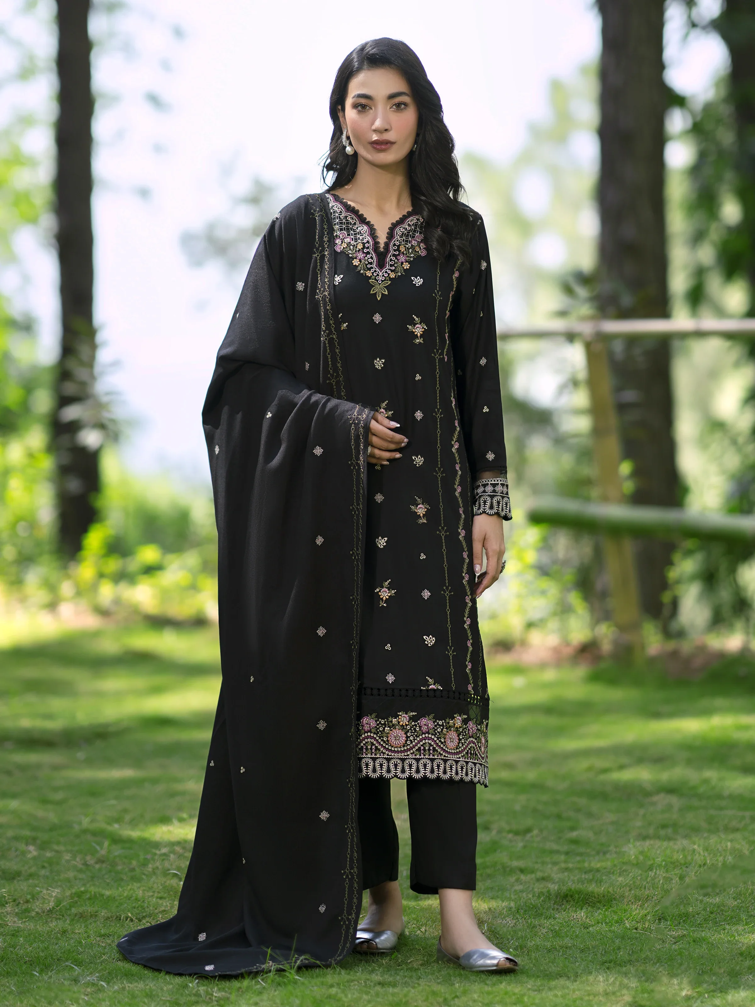 Embroidered Marina Twill Suit - EWU24V14-30350-3P