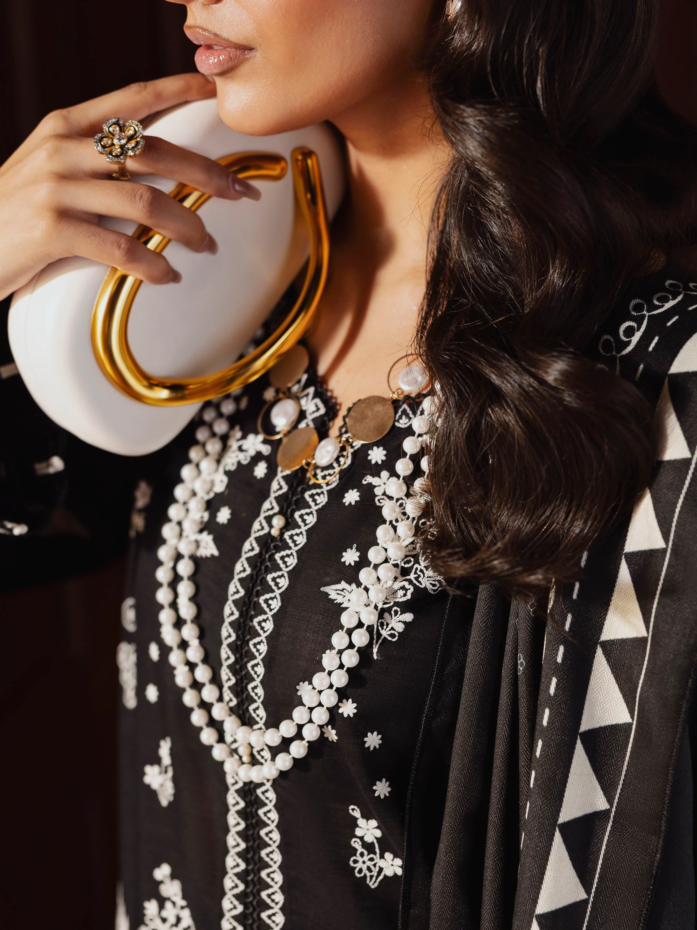 Embroidered Khaddar Suit - EWU5V11-32006-3P - Image 3