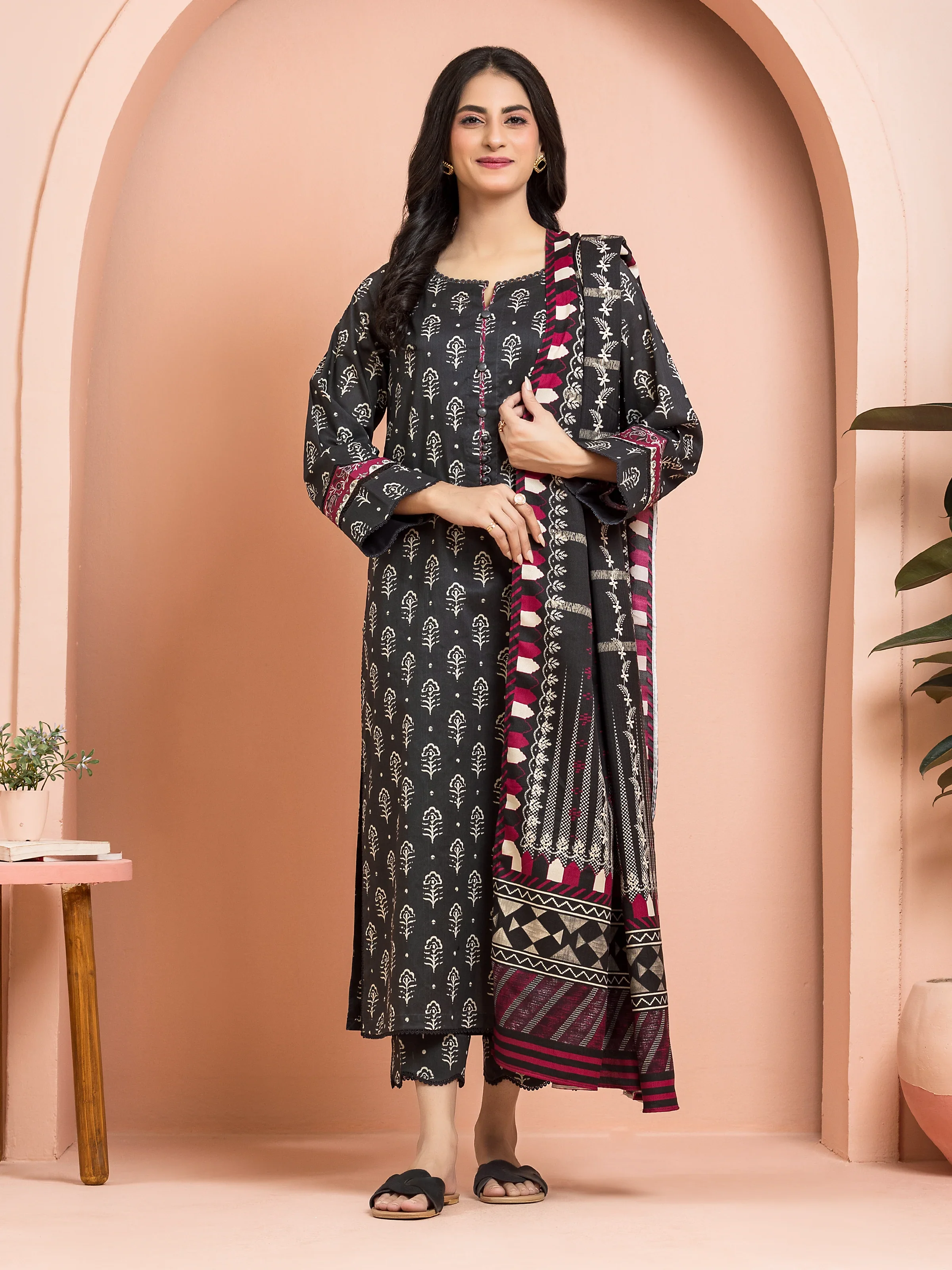 Printed Khaddar Suit - EWU24M3-075