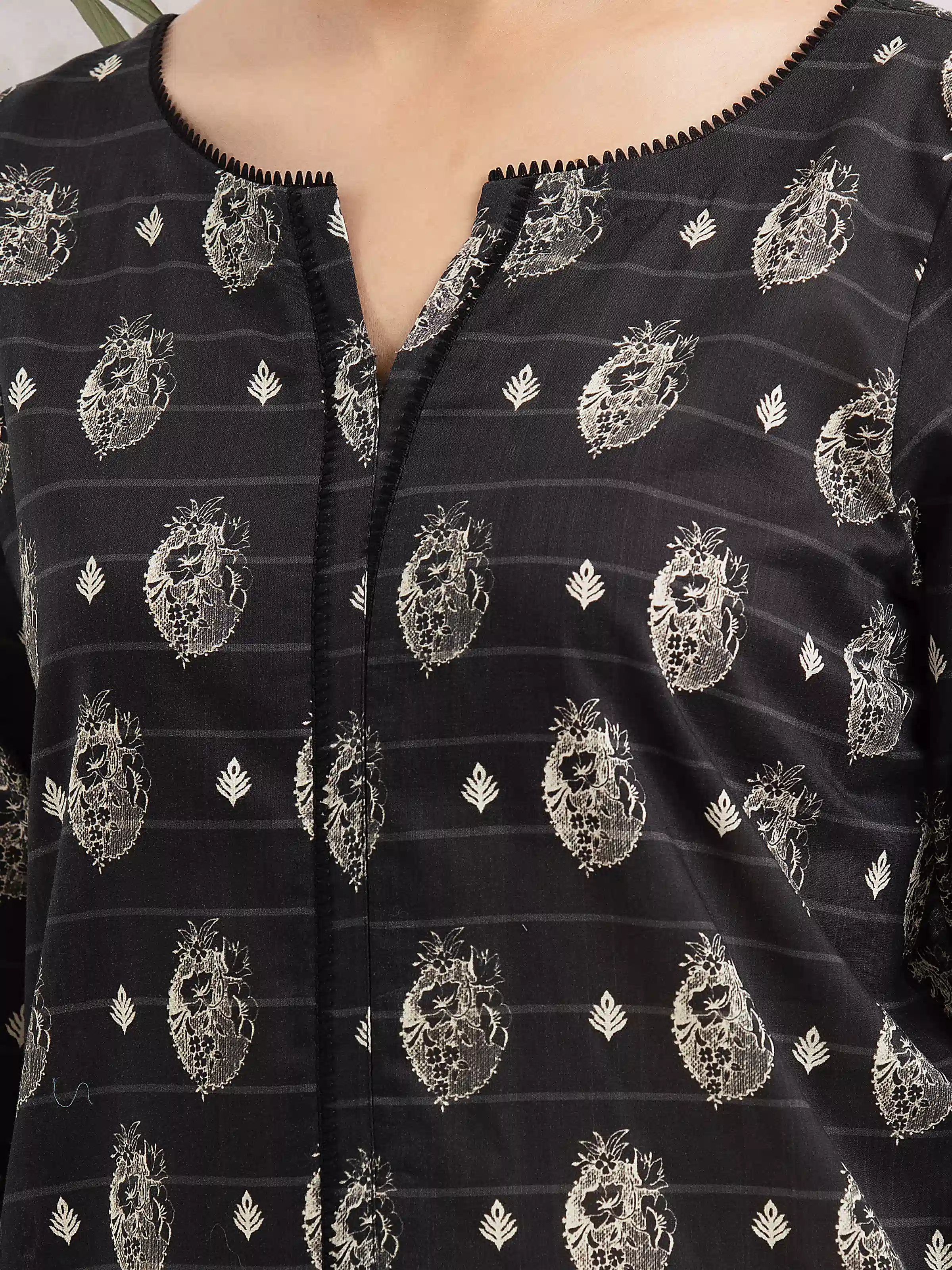 Printed Khaddar Suit - EWU5M2-199-3P - Image 2