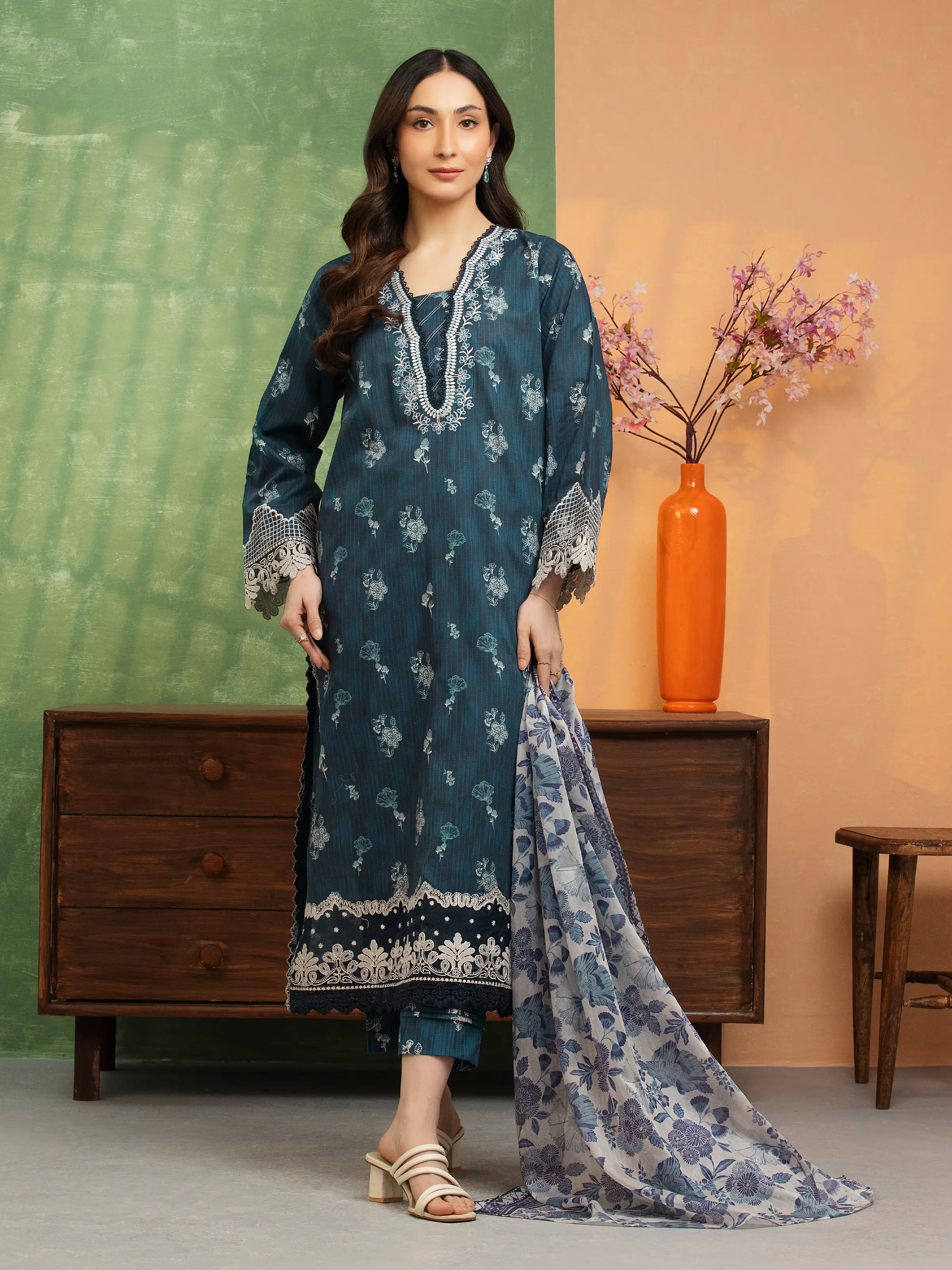 Embroidered Lawn Suit - EWU5V1-31422-3P