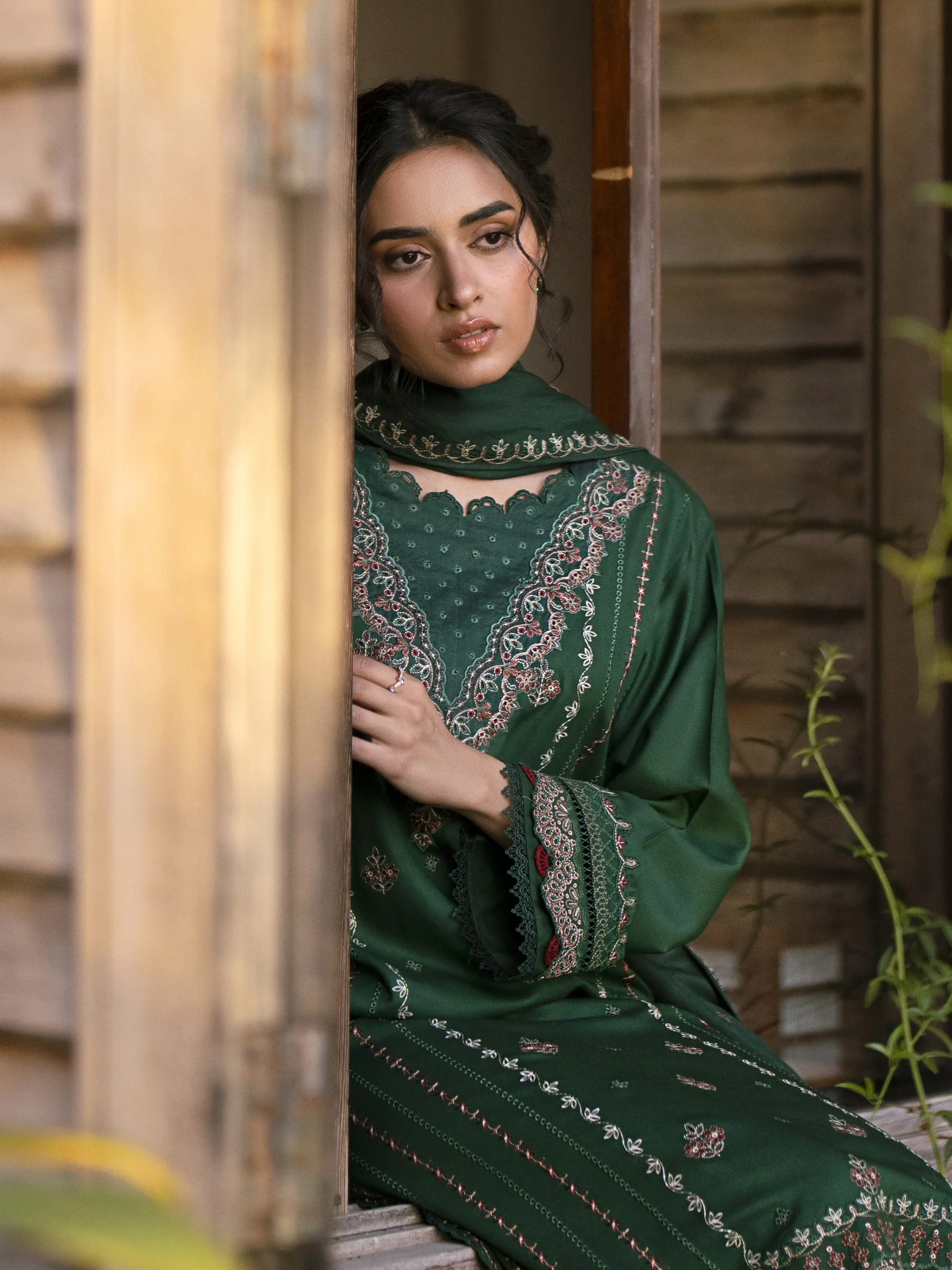 Embroidered Marina Twill Suit - EWU24V14-30206-3P - Image 6