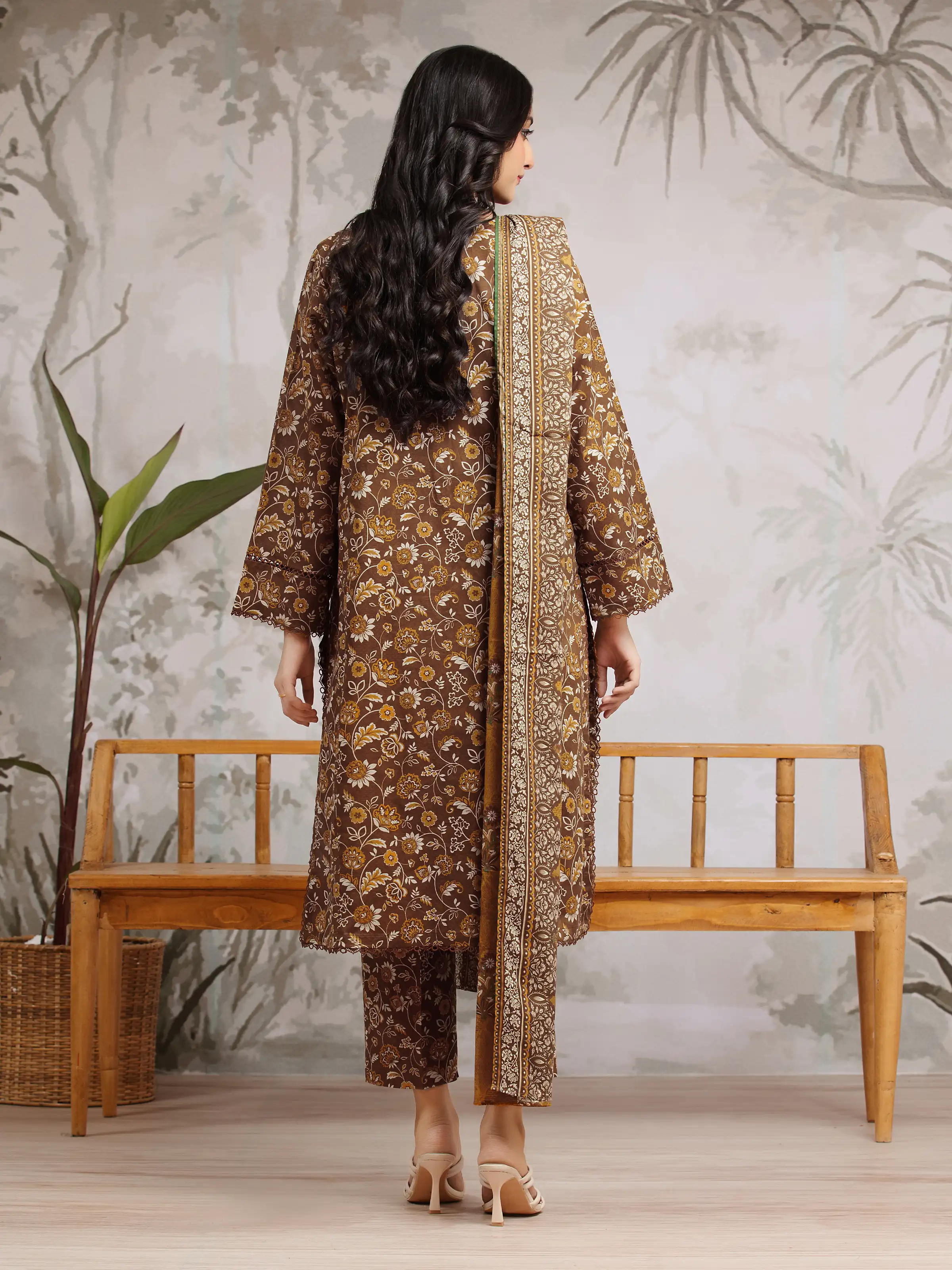 Printed Khaddar Shirt Dupatta - EWU24A3-29804SD - Image 5