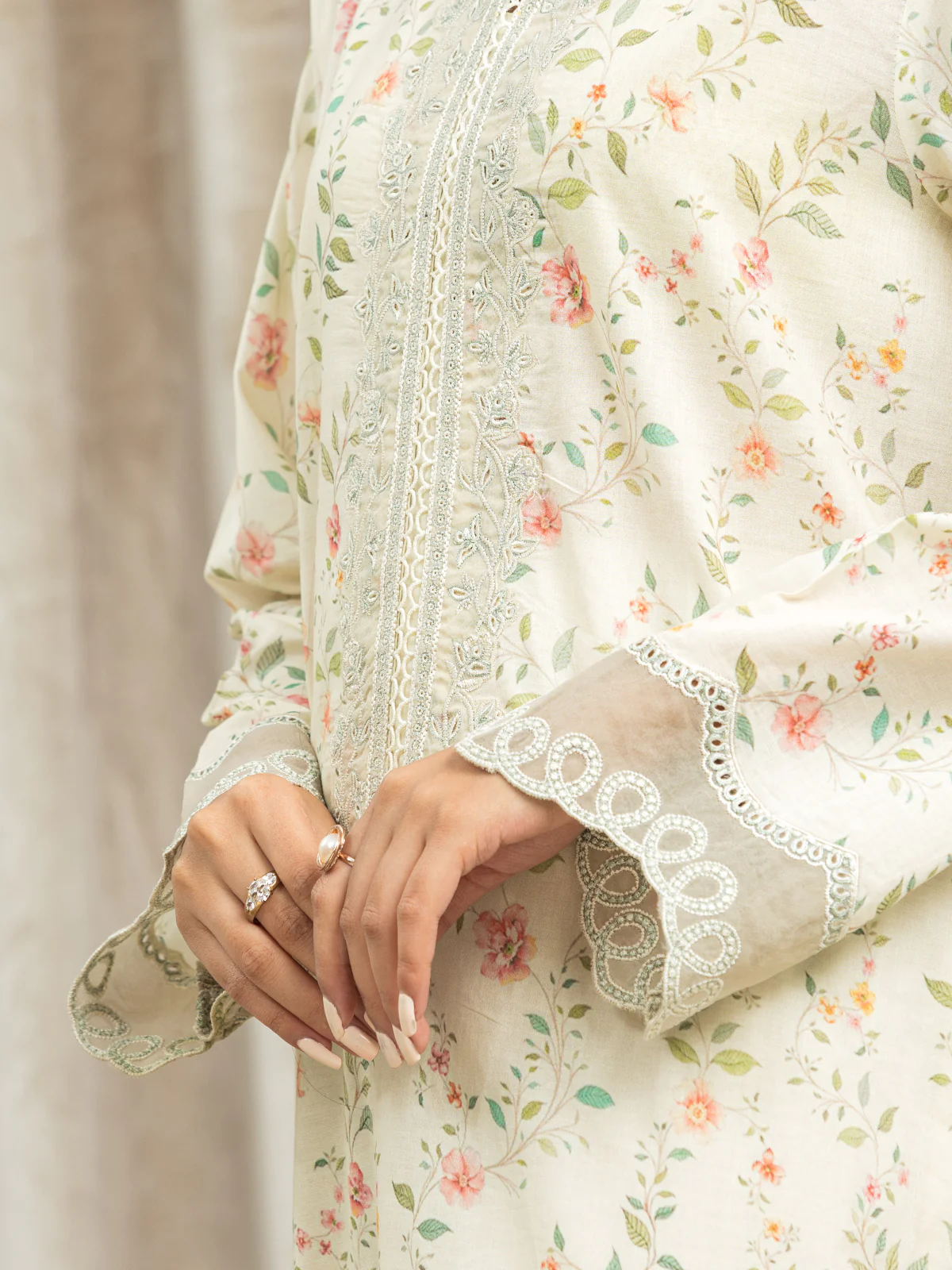 Embroidered Lawn Suit - EWU24V1-28611-3P - Image 3