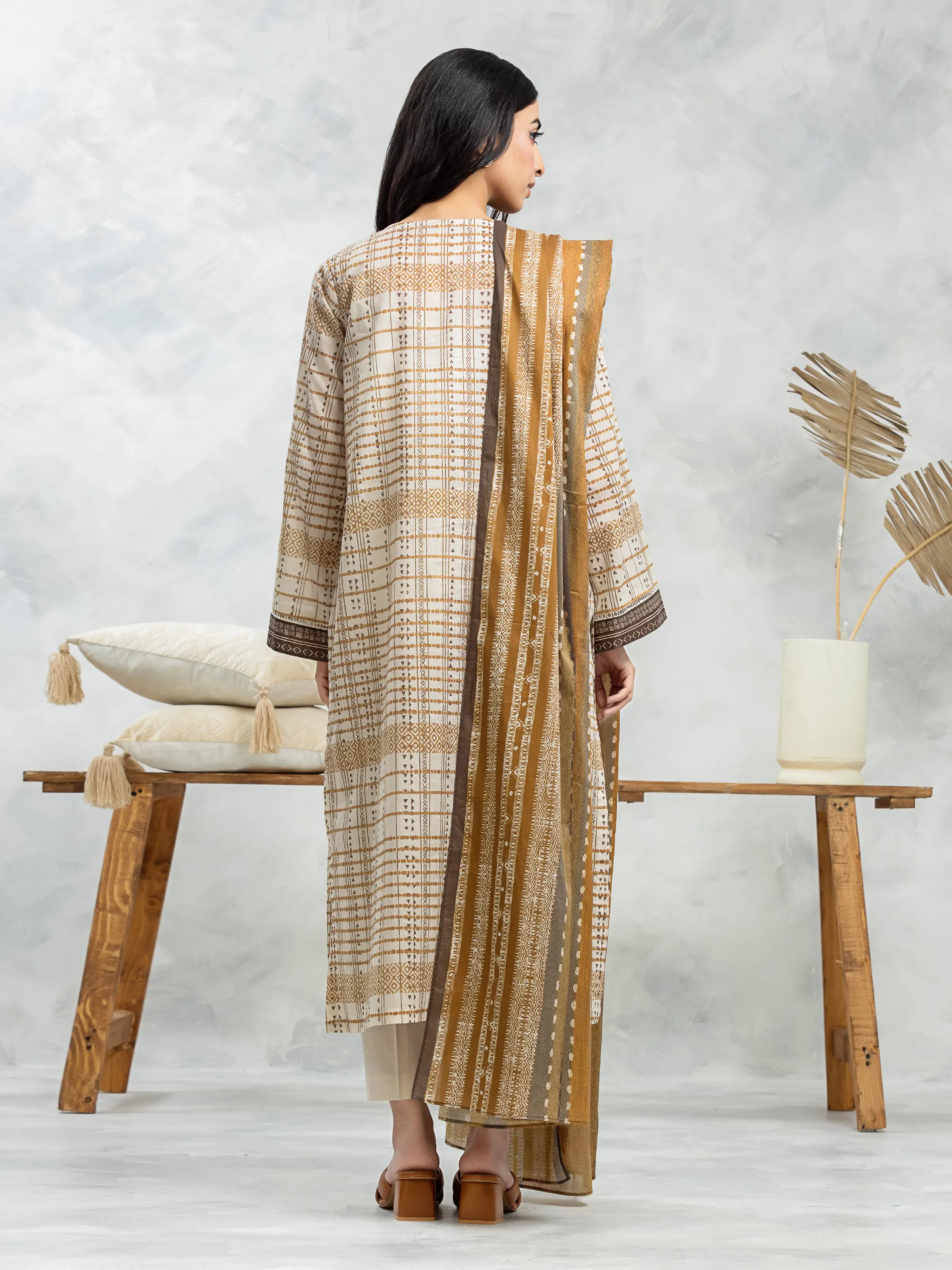 Printed Khaddar Suit - EWU24A3-28465-3P - Image 2