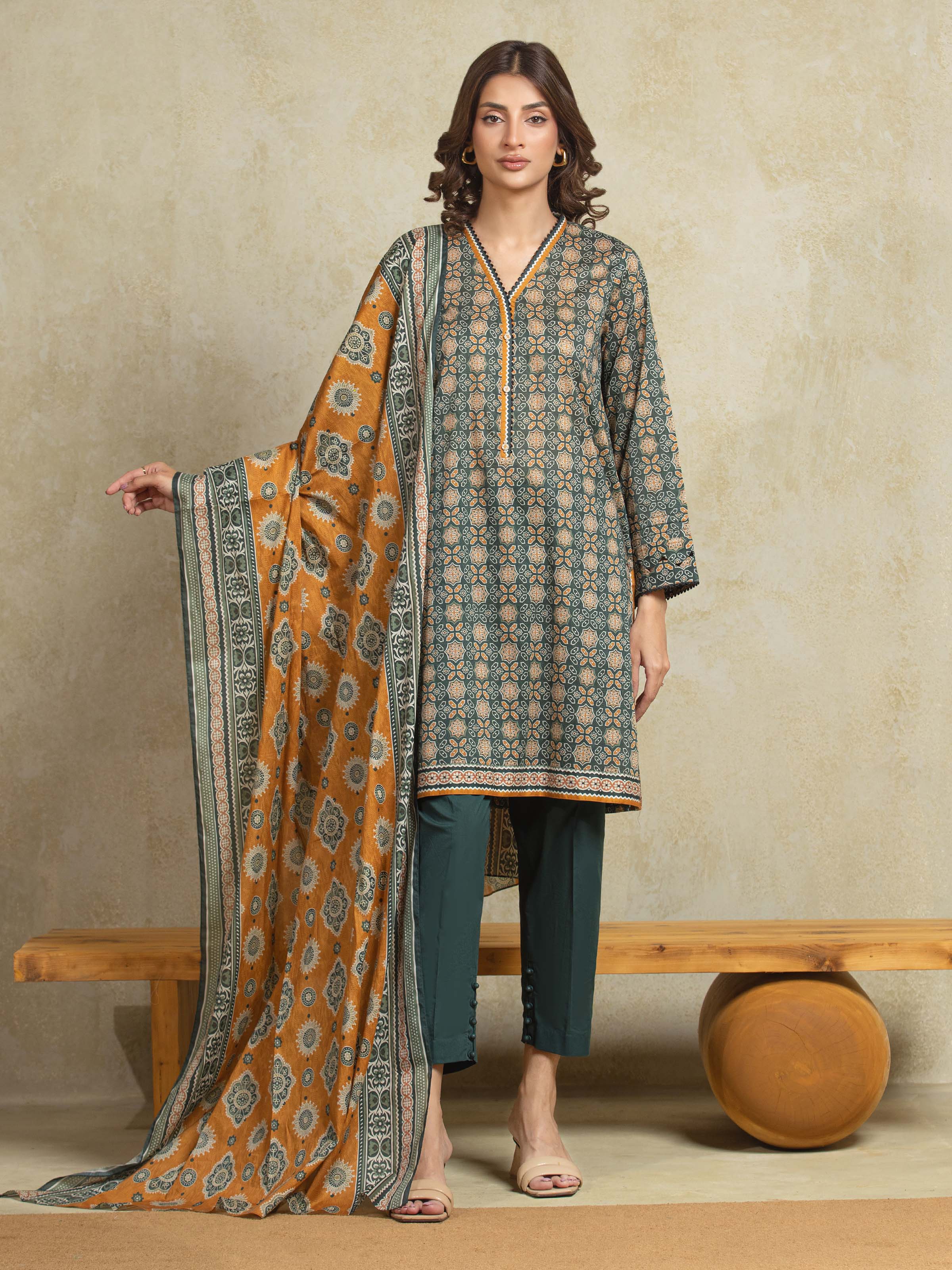 Printed Khaddar Suit - EWU5A3-35945-3P