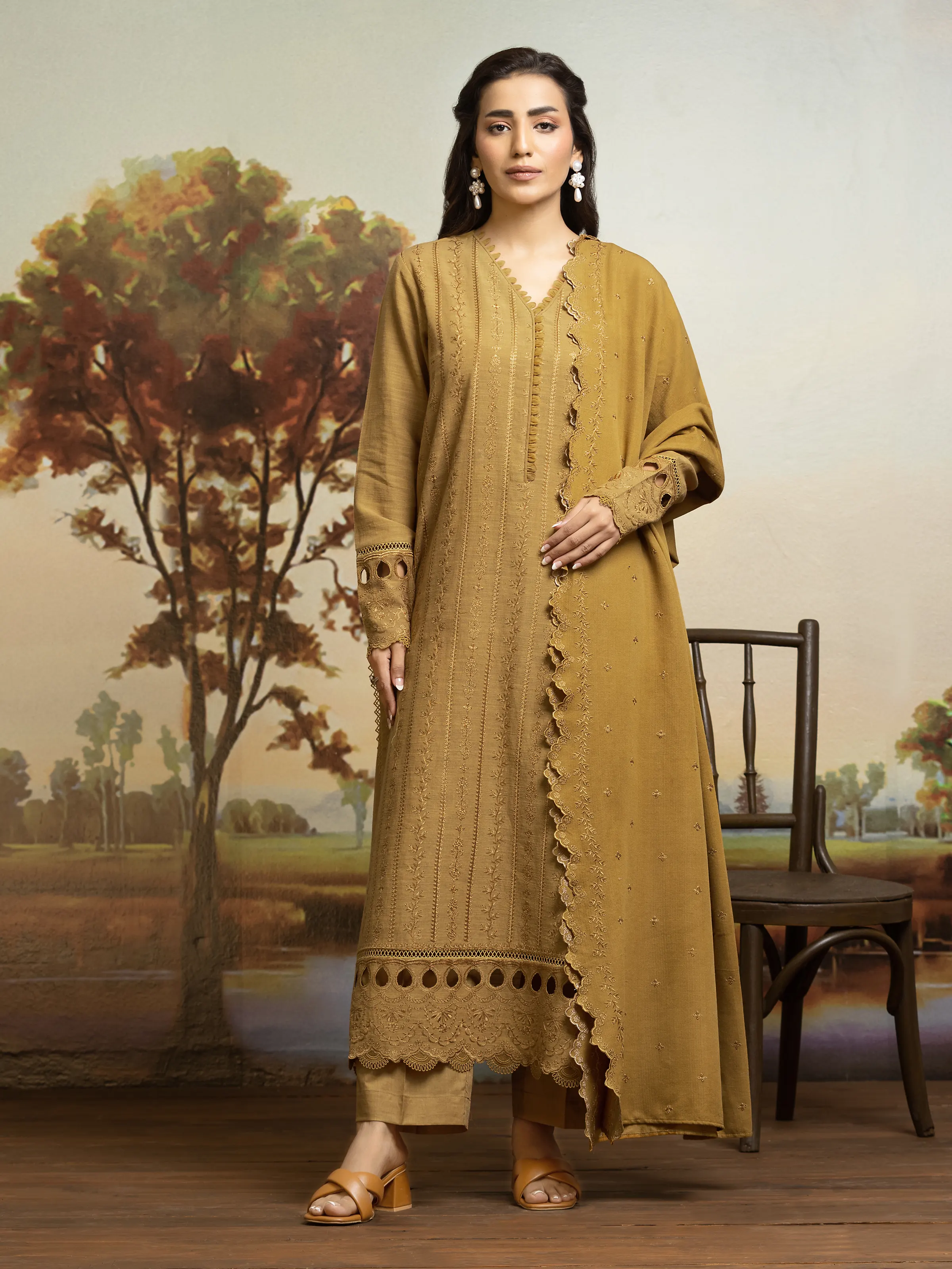 Embroidered Khaddar Suit - EWU24V11-30302-3P