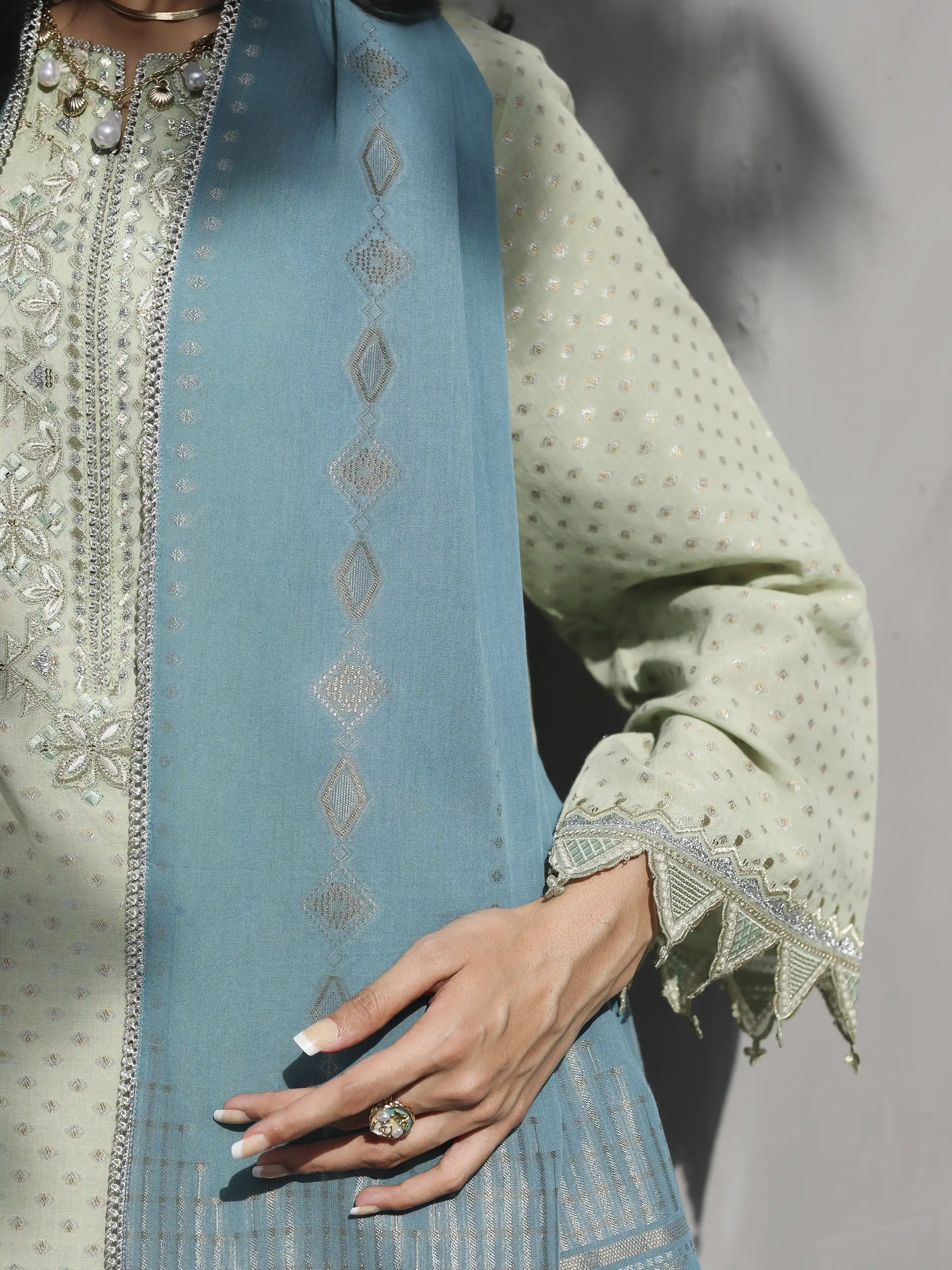 Embroidered Jacquard Suit - EWU6V3-33462-3P - Image 3