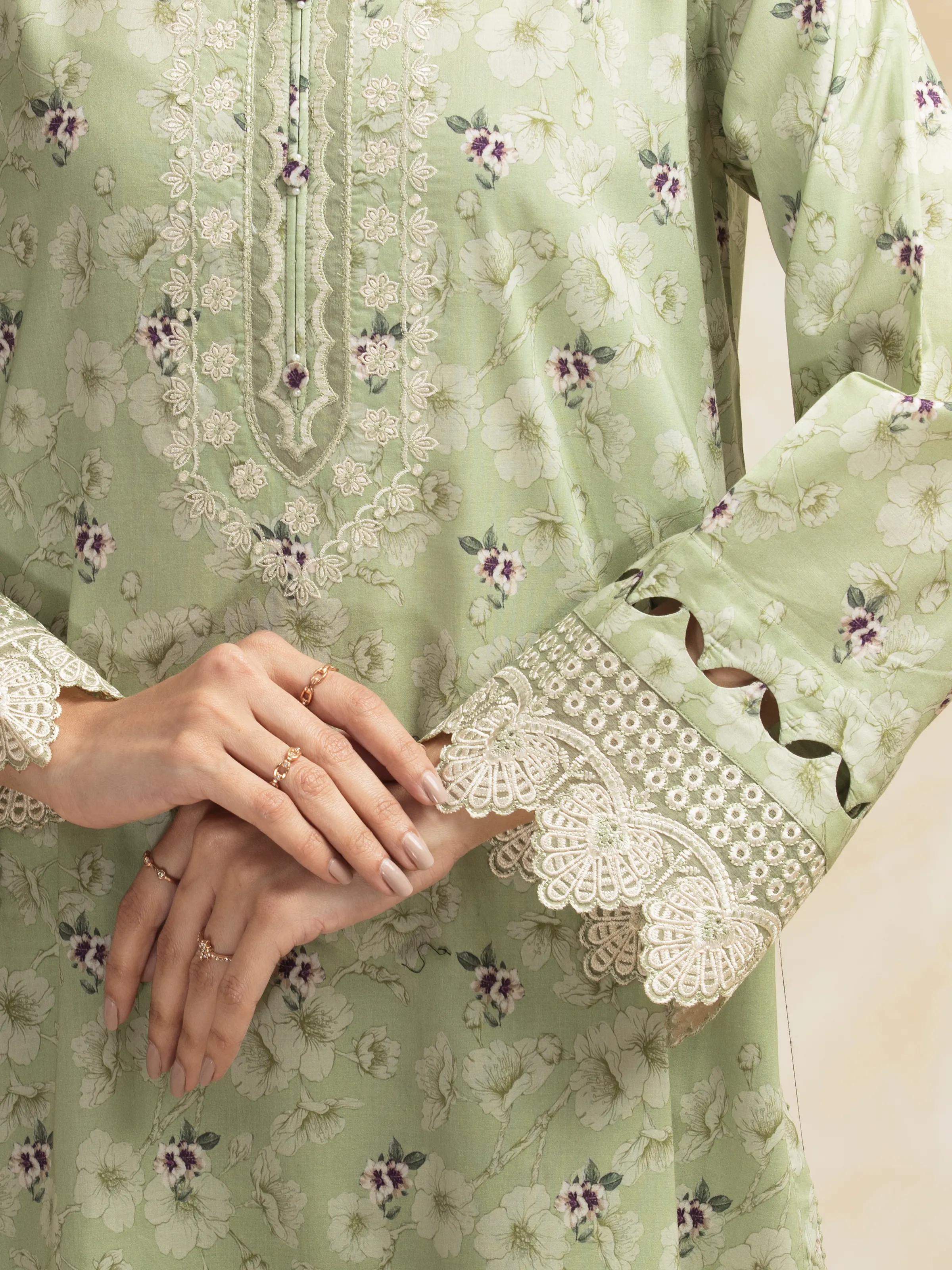 Embroidered Lawn Shirt Dupatta - EWU5V1-31094SD - Image 4
