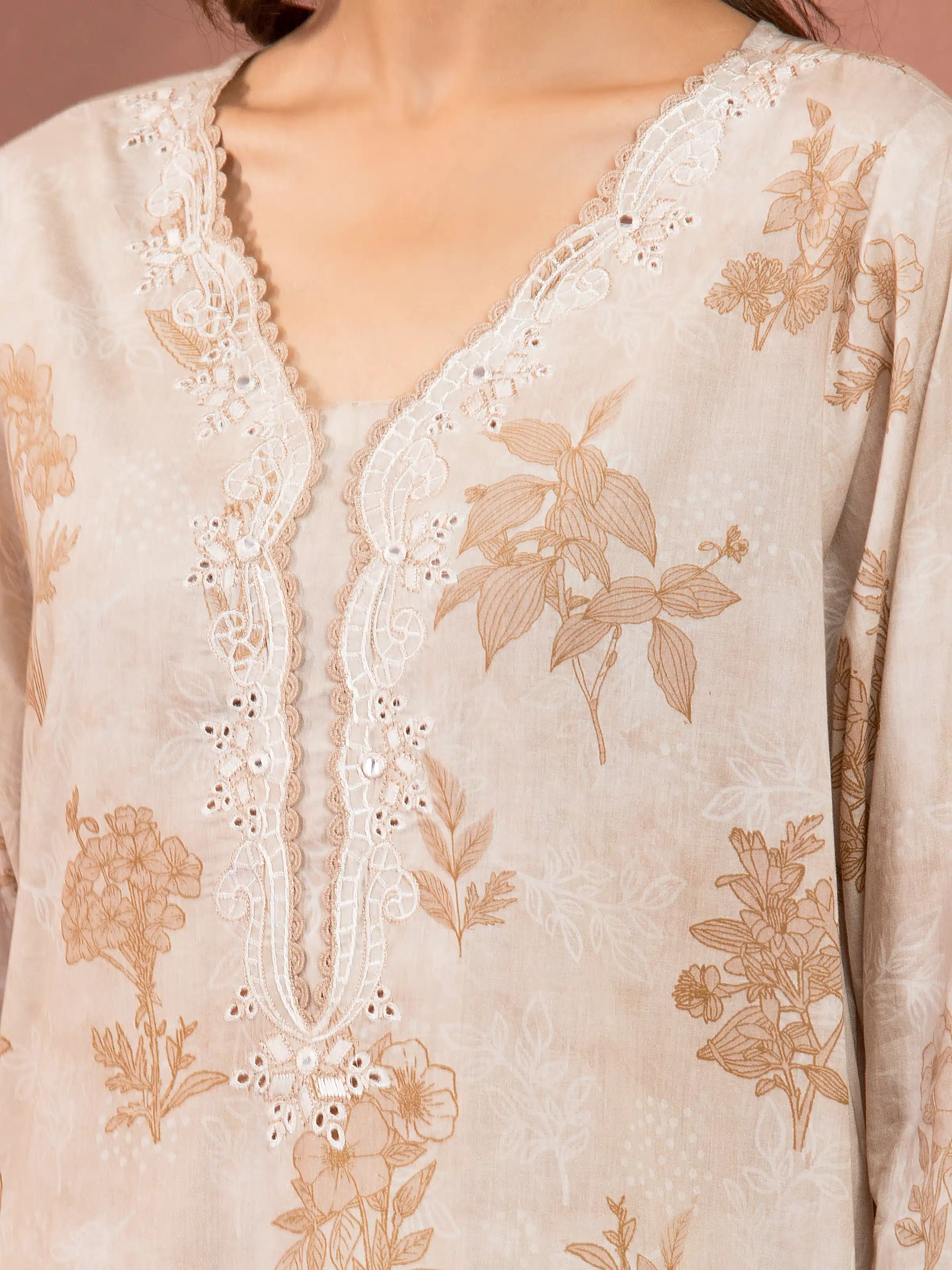Embroidered Lawn Suit - EWU5V1-31485-3P - Image 4