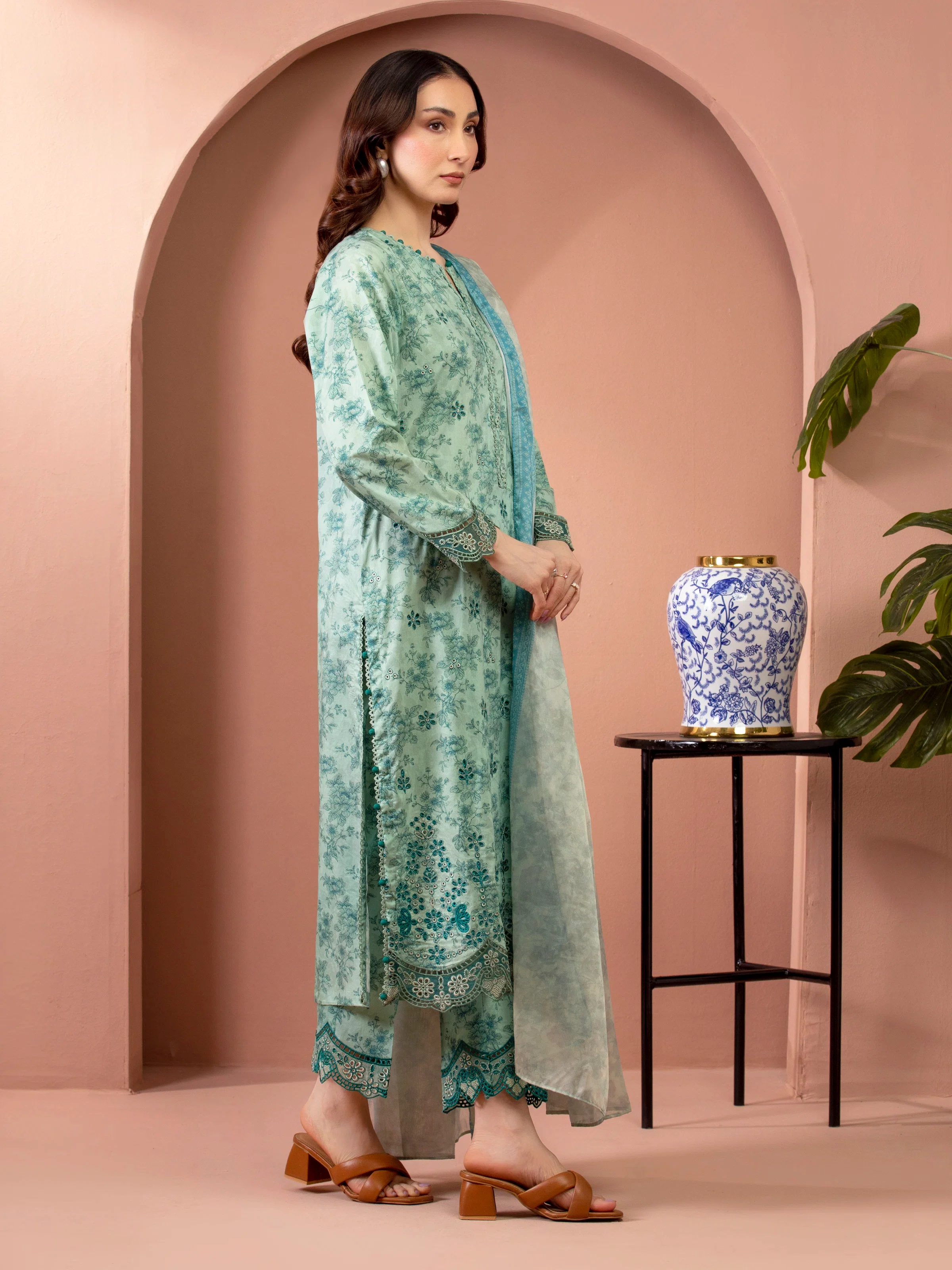 Embroidered Lawn Suit - EWU5V1-31436-3P - Image 3