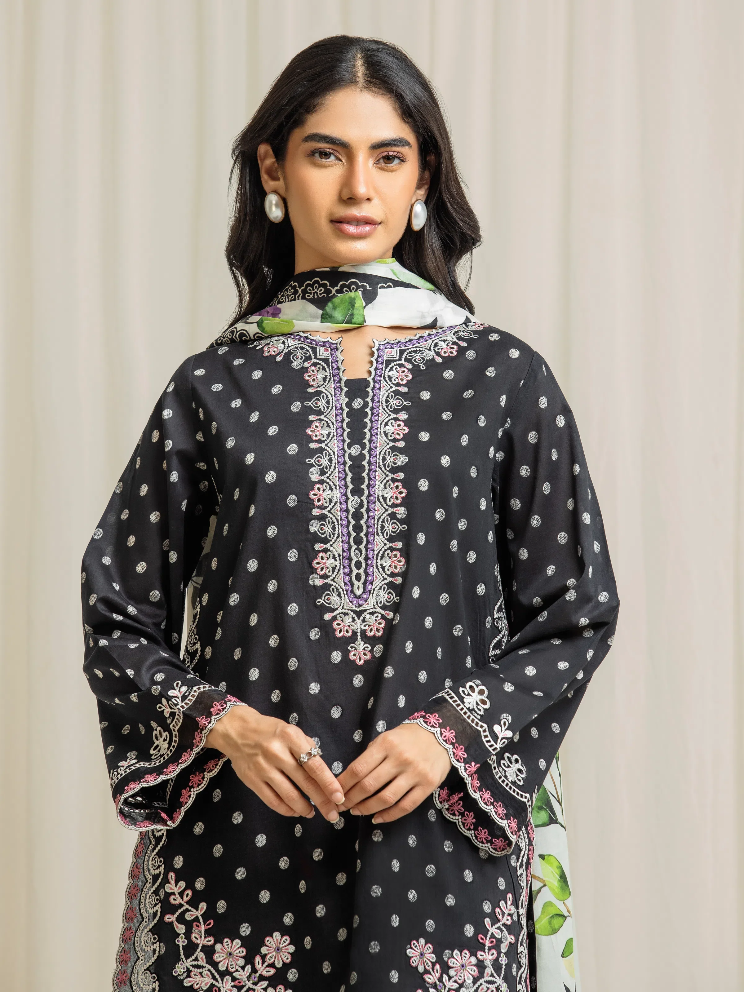 Embroidered Lawn Suit - EWU6V1-33002-3P - Image 2