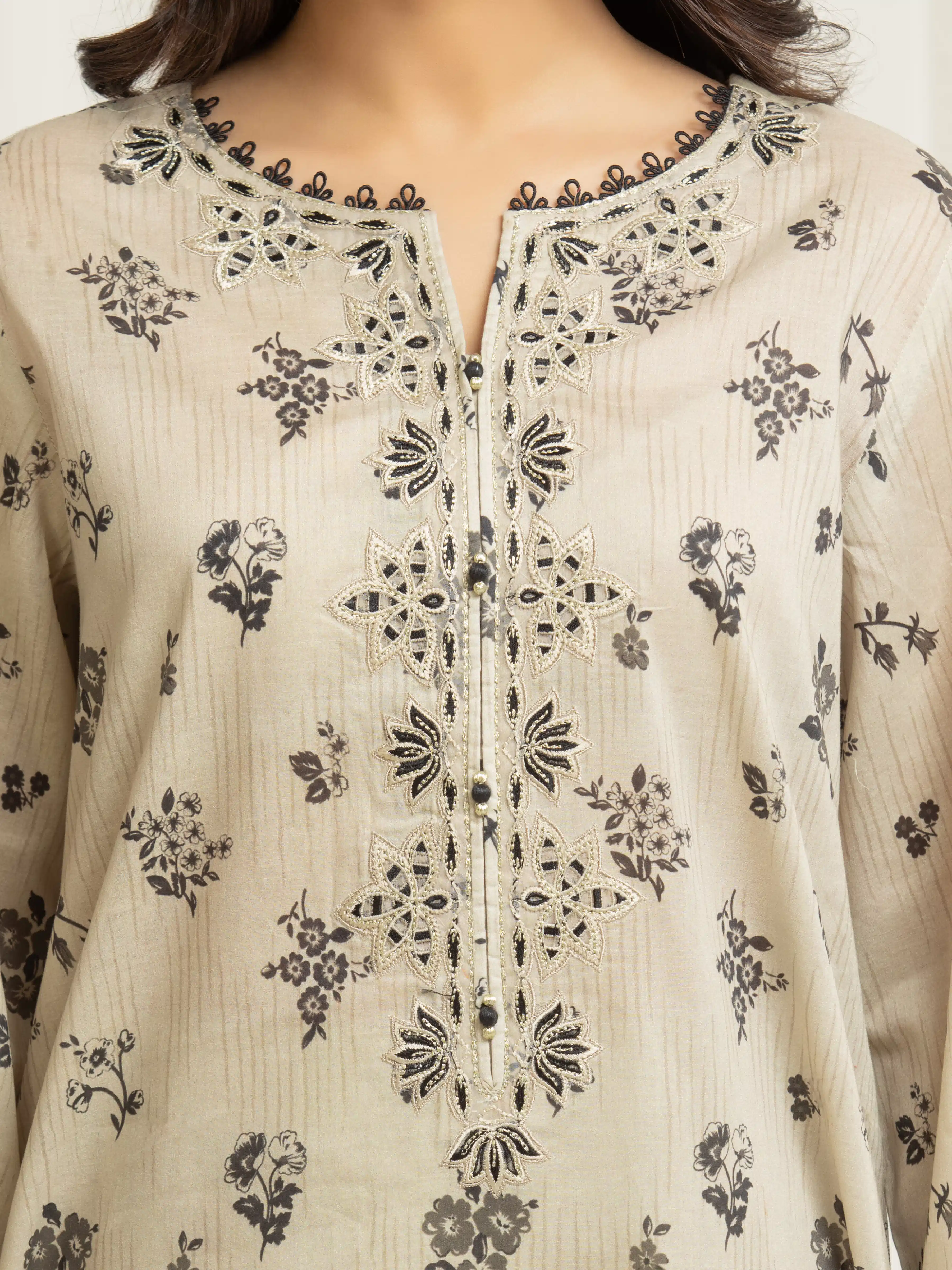 Embroidered Lawn Suit - EWU6V1-33003-3P - Image 3