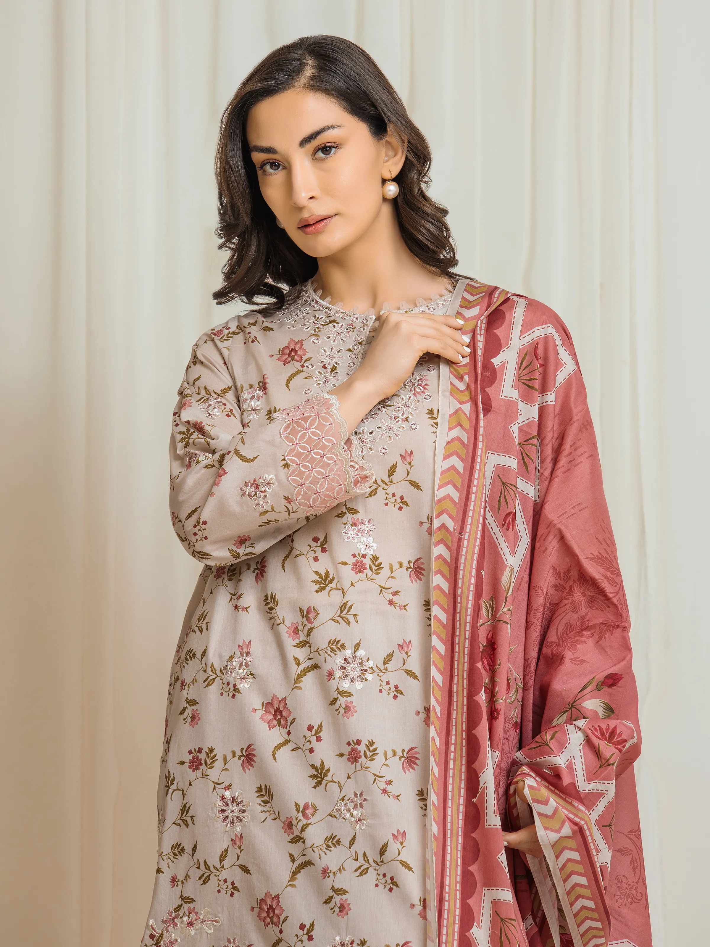 Embroidered Lawn Suit - EWU6V1-33009-3P - Image 2