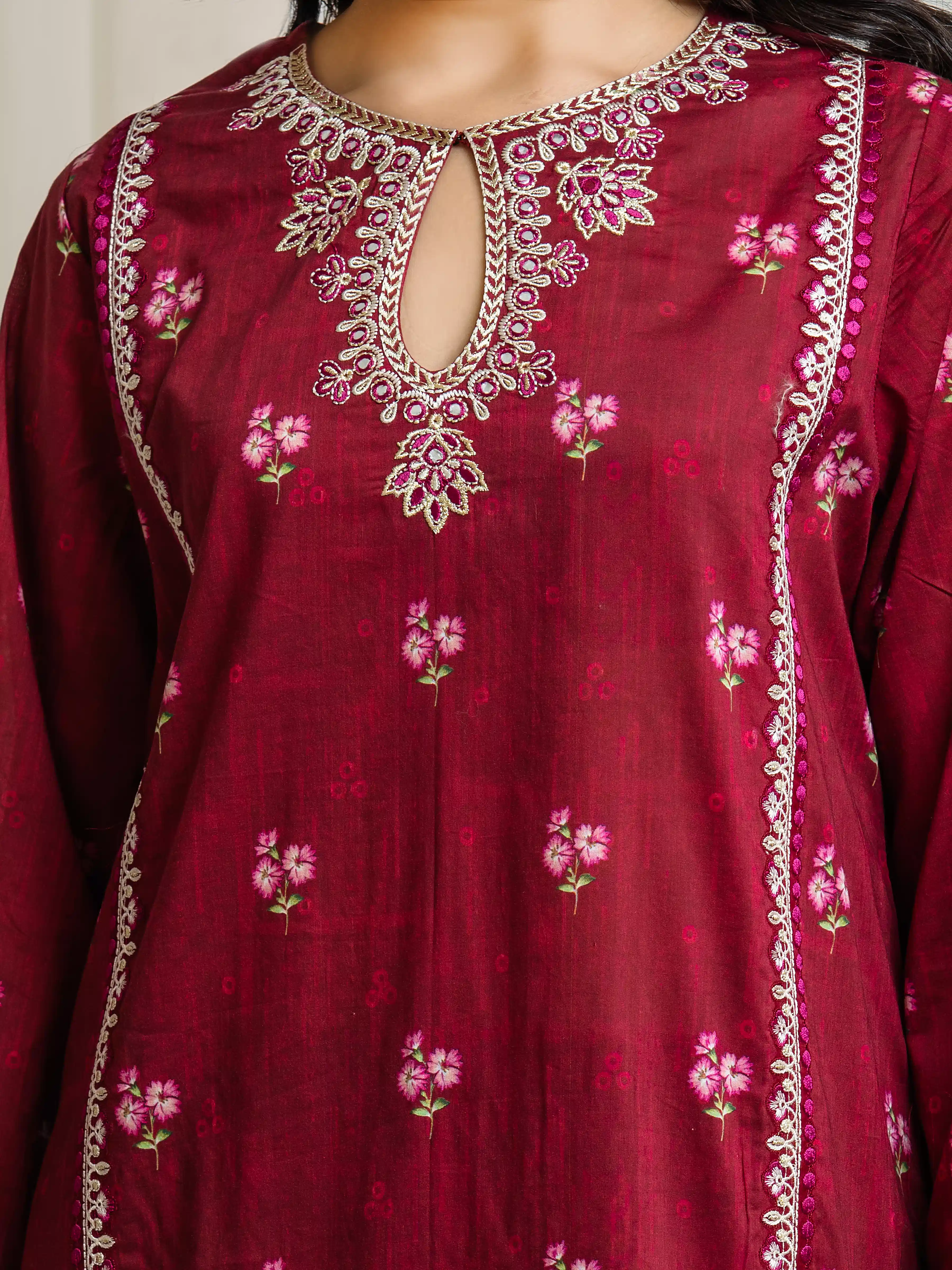 Embroidered Lawn Suit - EWU6V1-33013-3P - Image 4