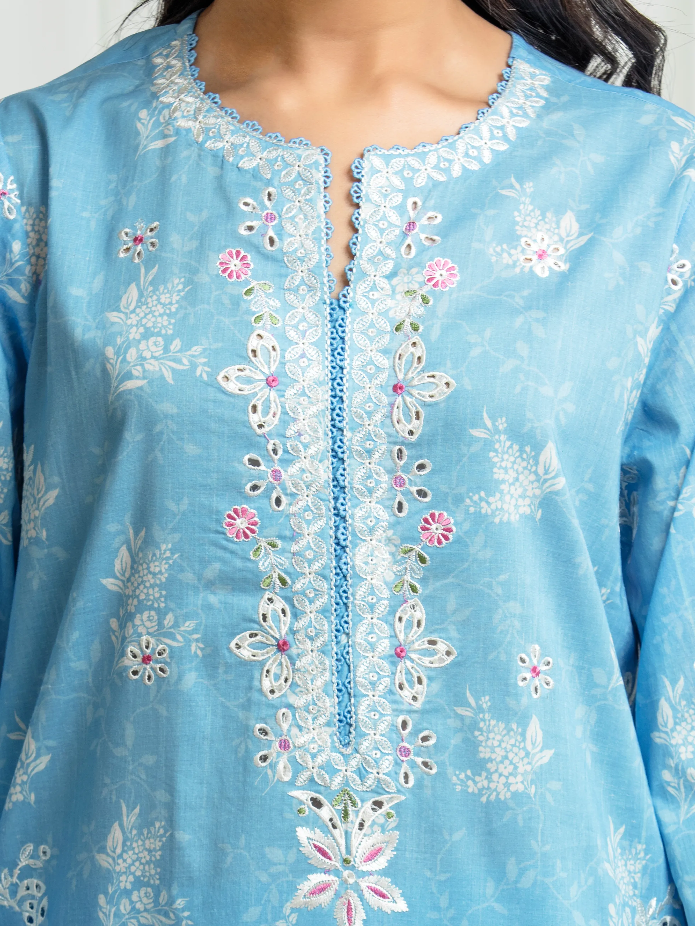 Embroidered Lawn Suit - EWU6V1-33016-3P - Image 3