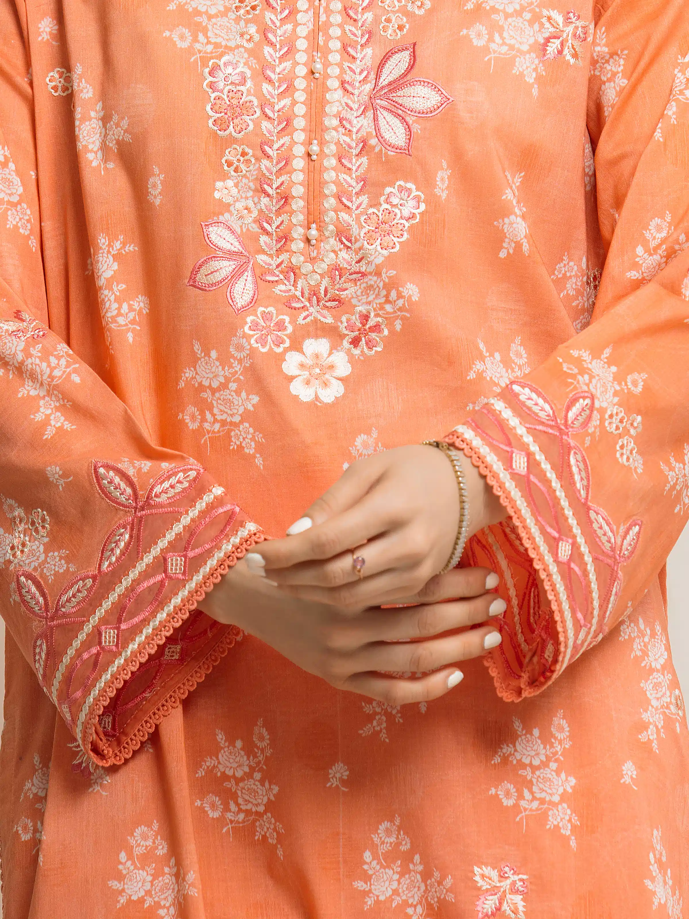 Embroidered Lawn Suit - EWU6V1-33017-3P - Image 3