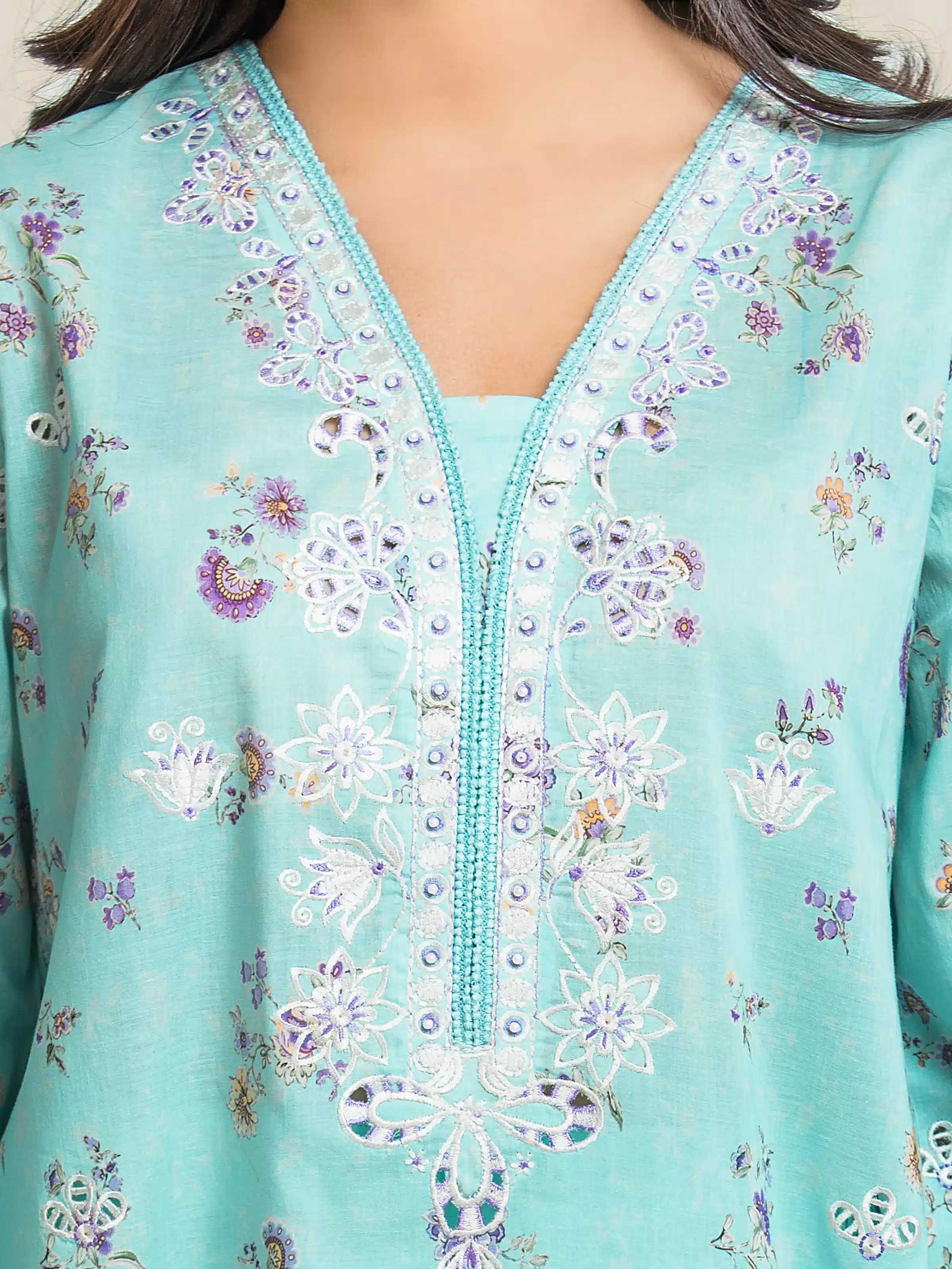 Embroidered Lawn Suit - EWU6V1-33023-3P - Image 3