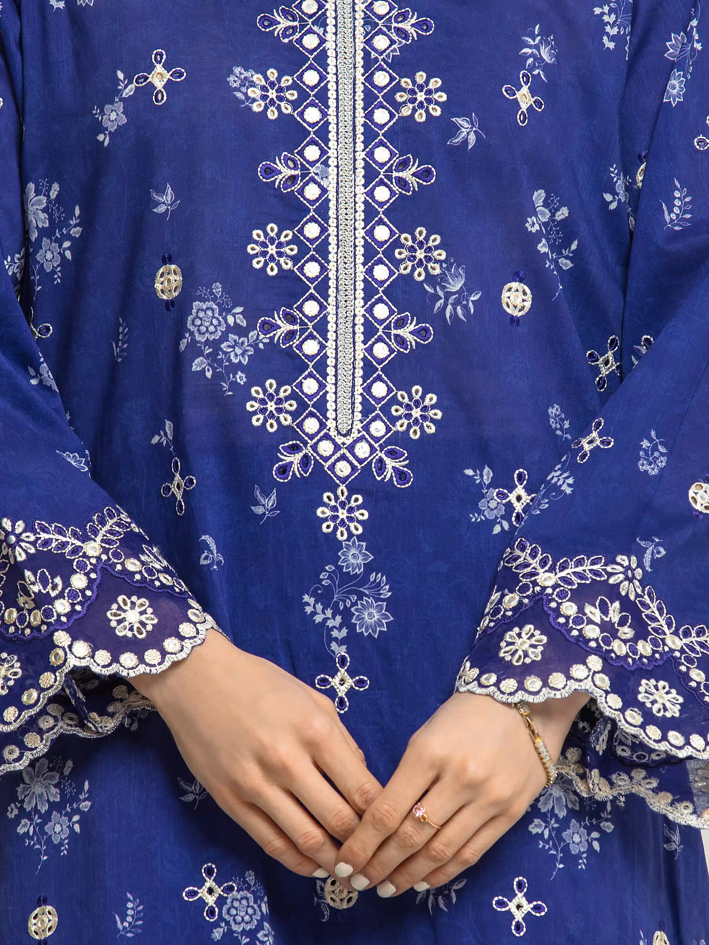 Embroidered Lawn Suit - EWU6V1-33024-3P - Image 4