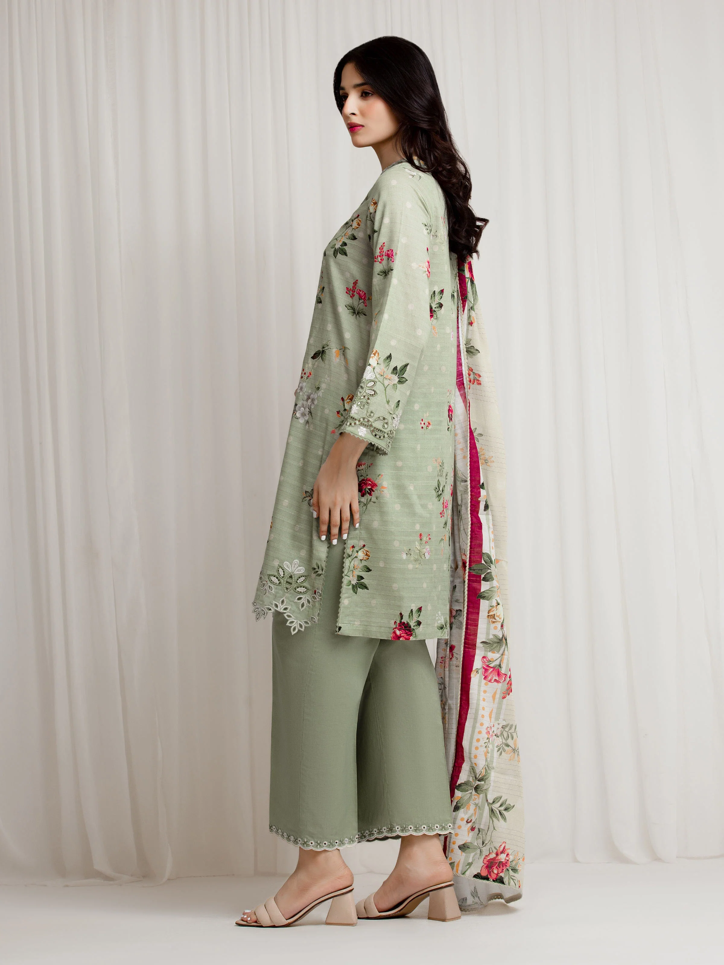 Embroidered Zari Lawn Suit - EWU6V23-33405-3P - Image 5