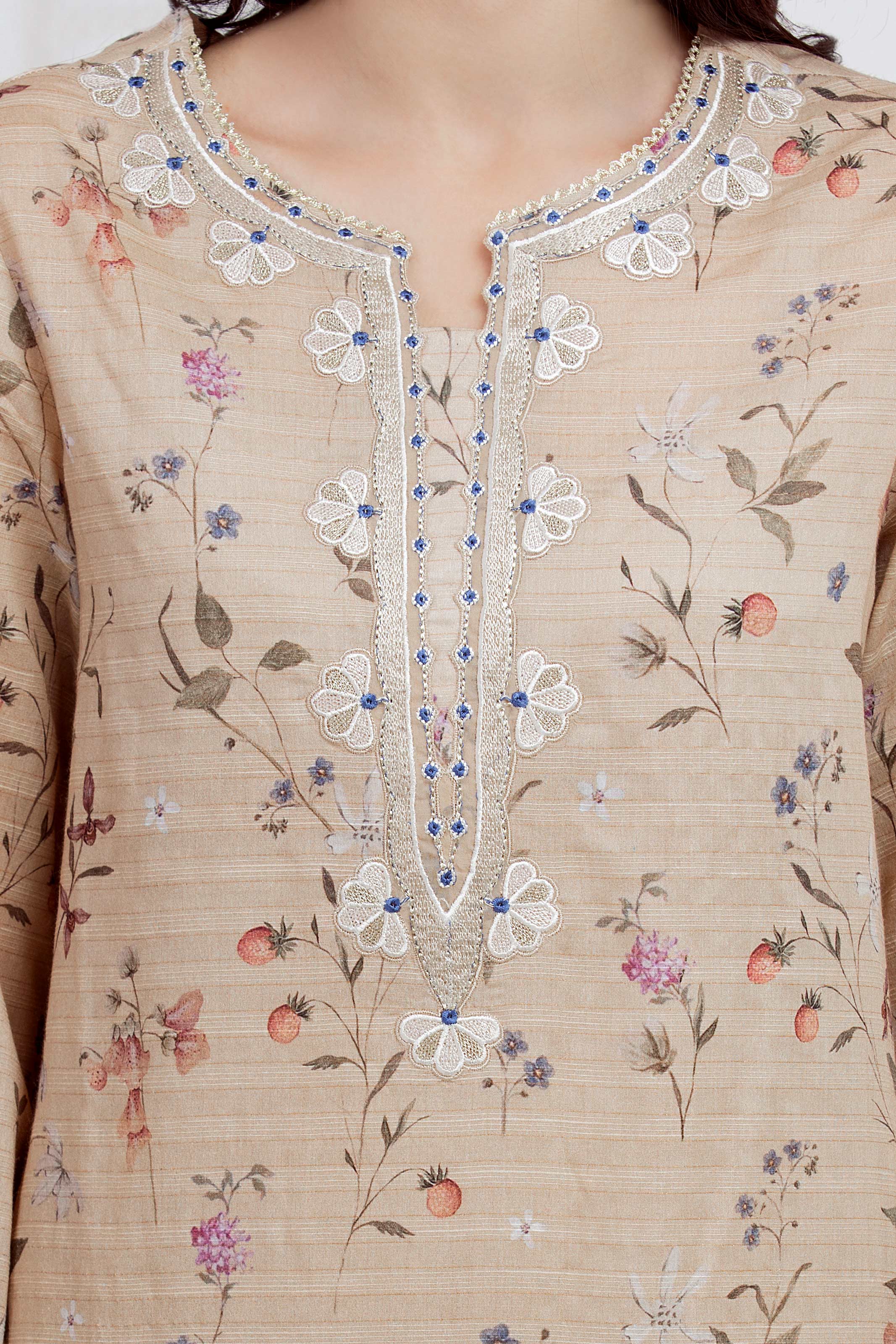 Embroidered Zari Lawn Suit - EWU6V23-33406-3P - Image 3