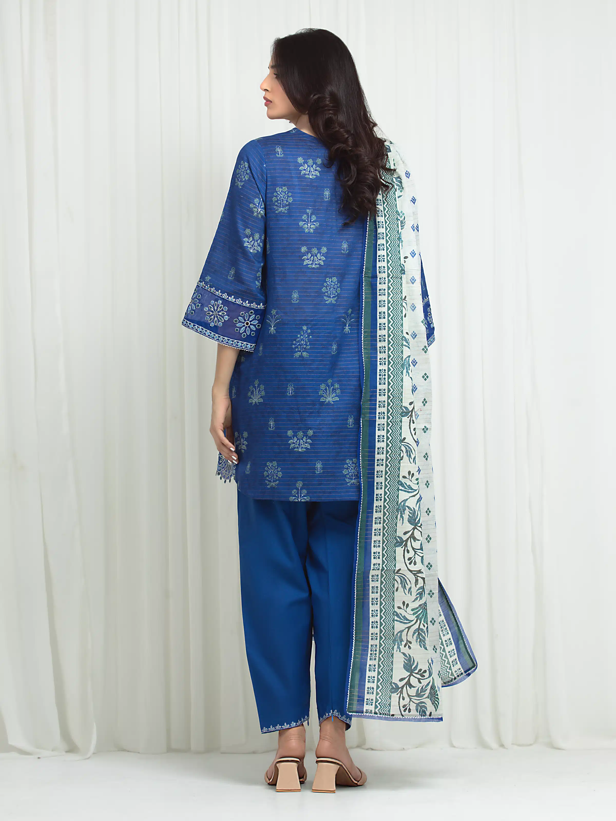 Embroidered Lawn Suit - EWU6V23-33418-3P - Image 6