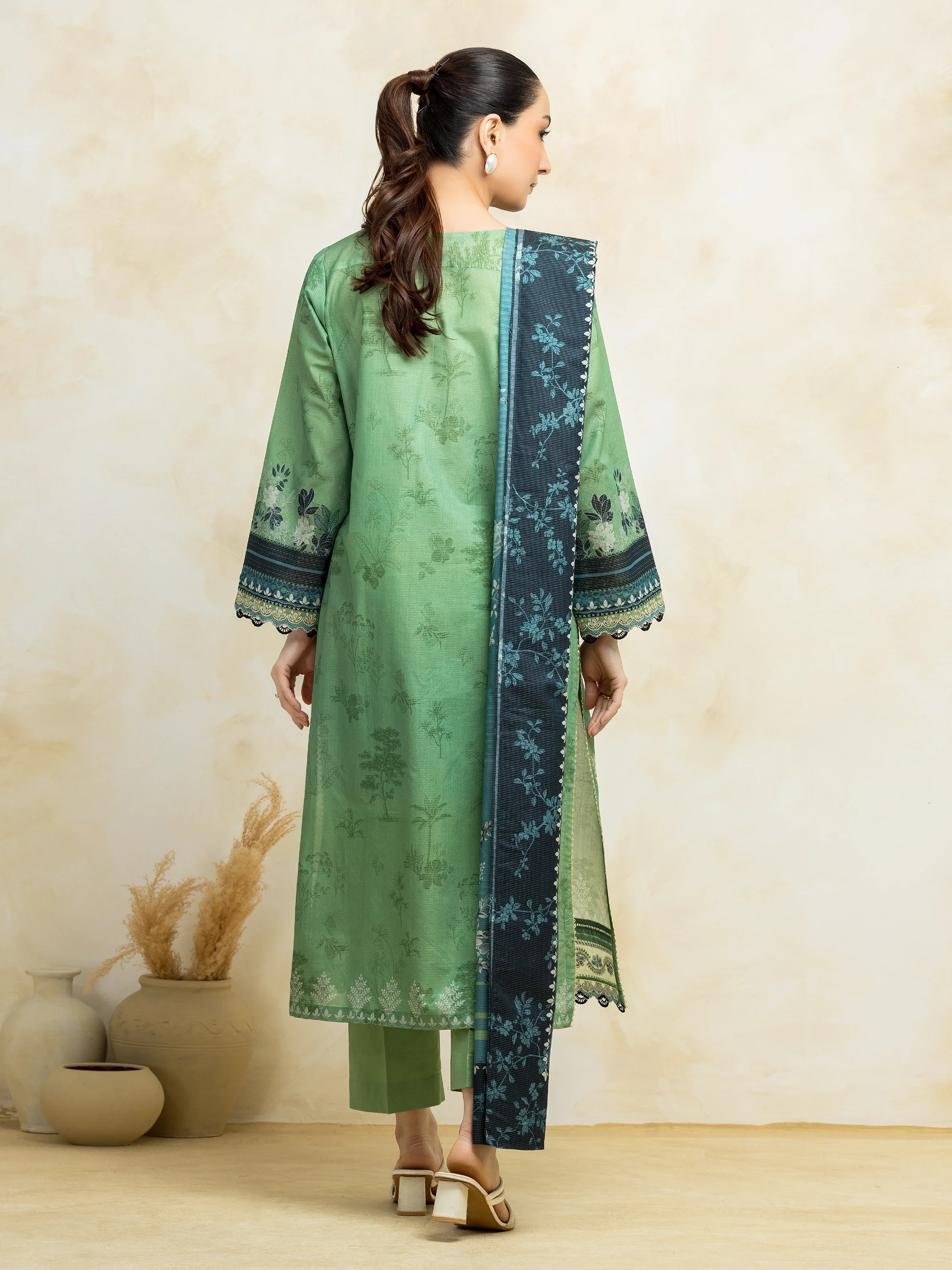 Embroidered Lawn Suit - EWU5V1-31205-3P - Image 2