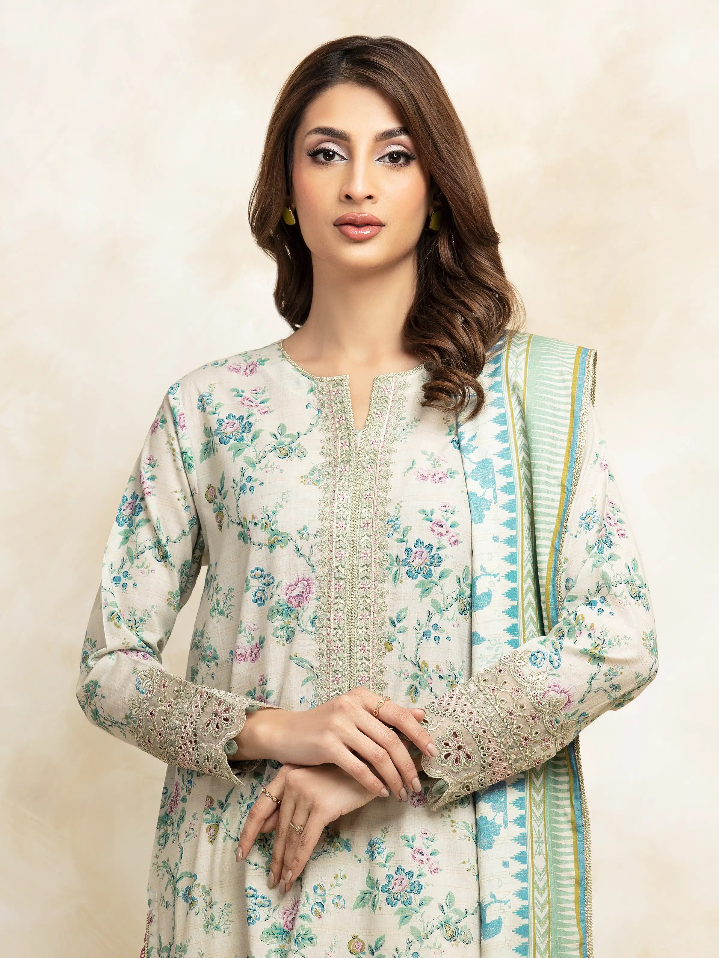Embroidered Lawn Suit - EWU5V1-31183-3P - Image 4