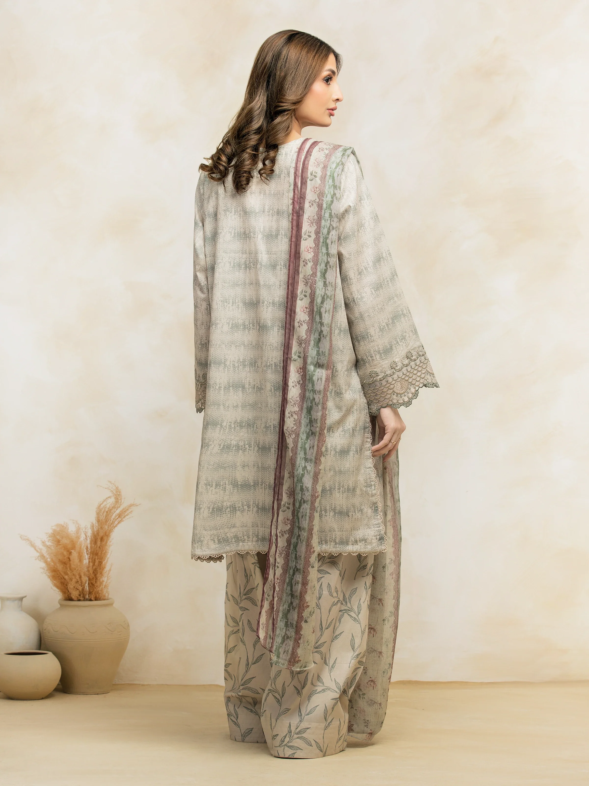 Embroidered Lawn Suit - EWU5V1-31092-3P - Image 5