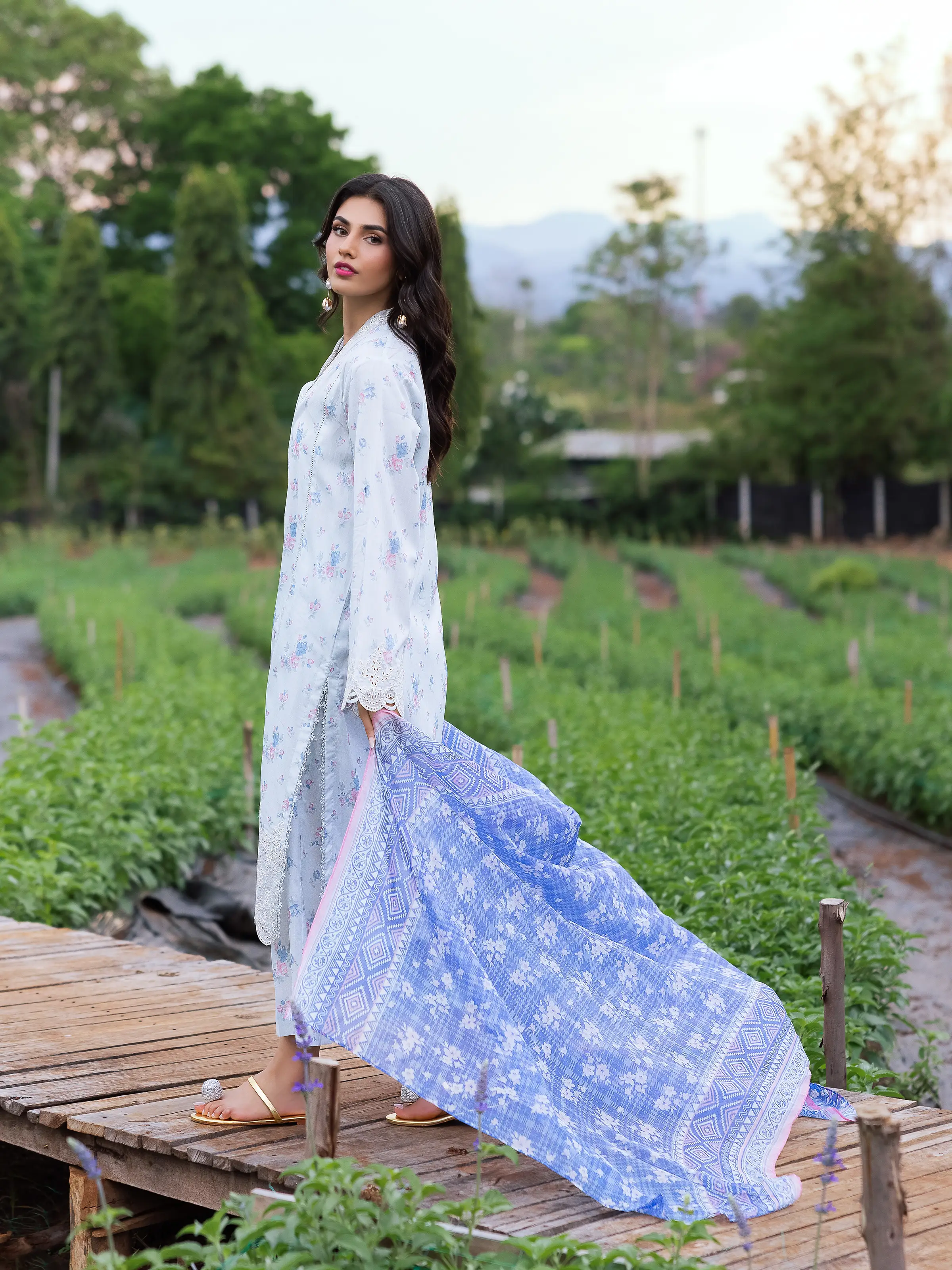 Embroidered Lawn Suit - EWU5V1-31449-3P - Image 4