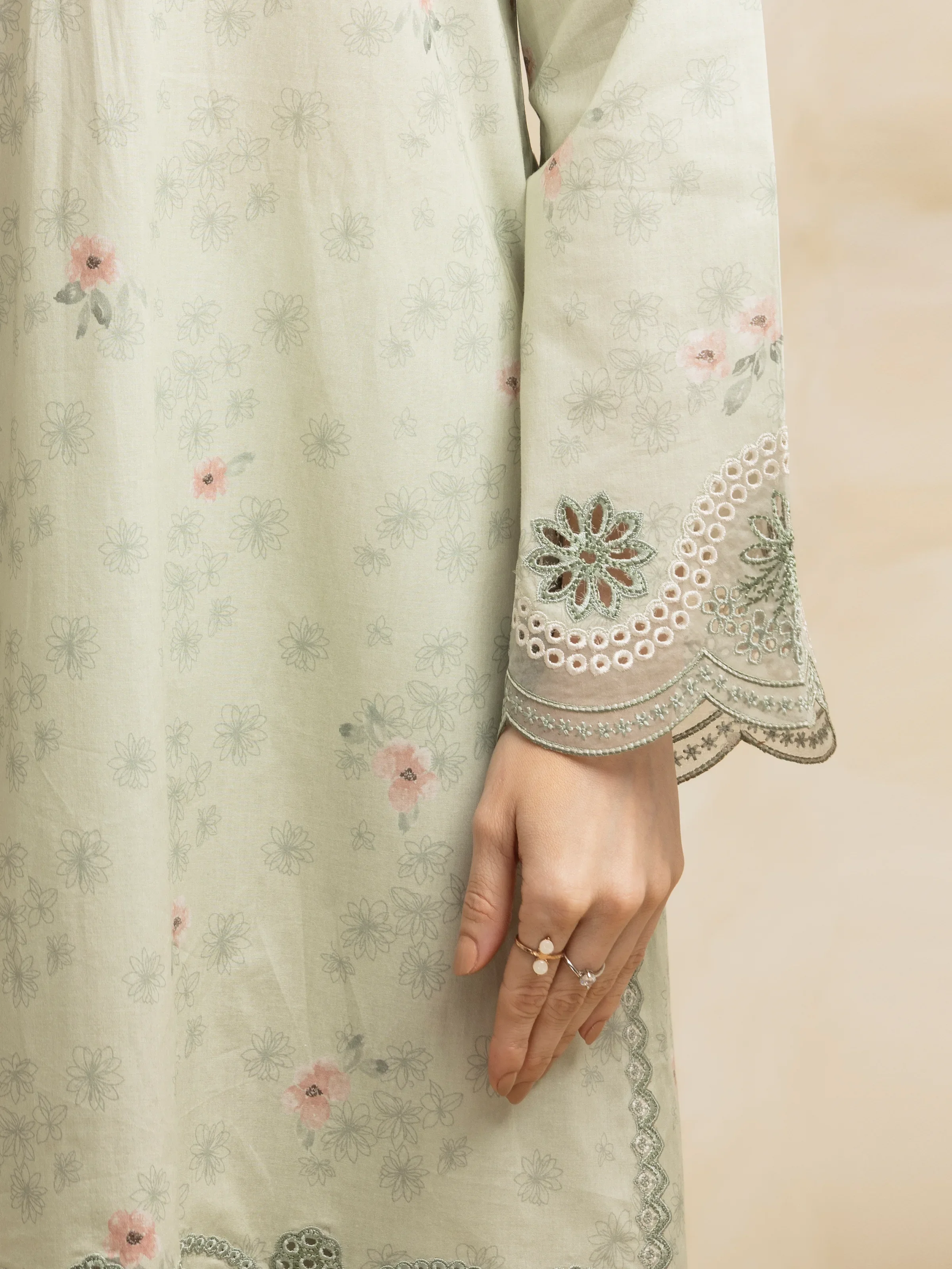 Embroidered Lawn Suit - EWU5V1-31062-3P - Image 4