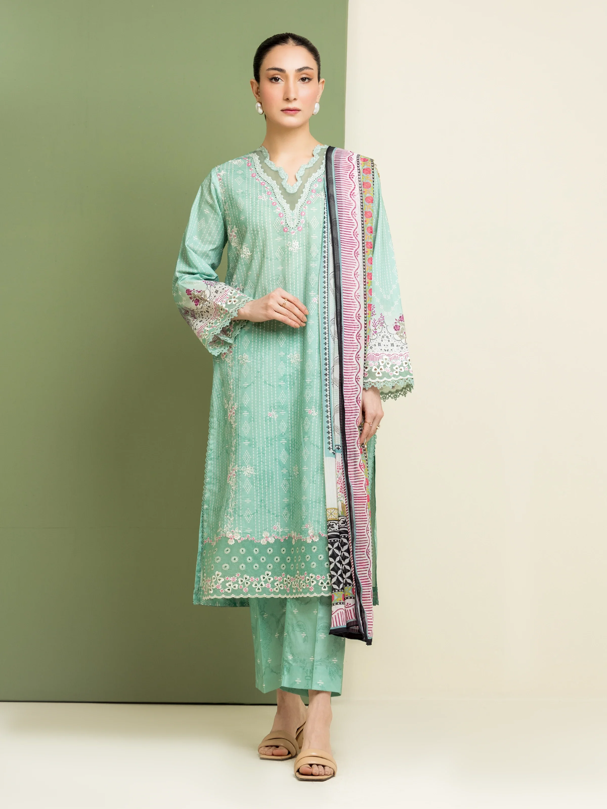Embroidered Lawn Suit - EWU5V1-31069-3P