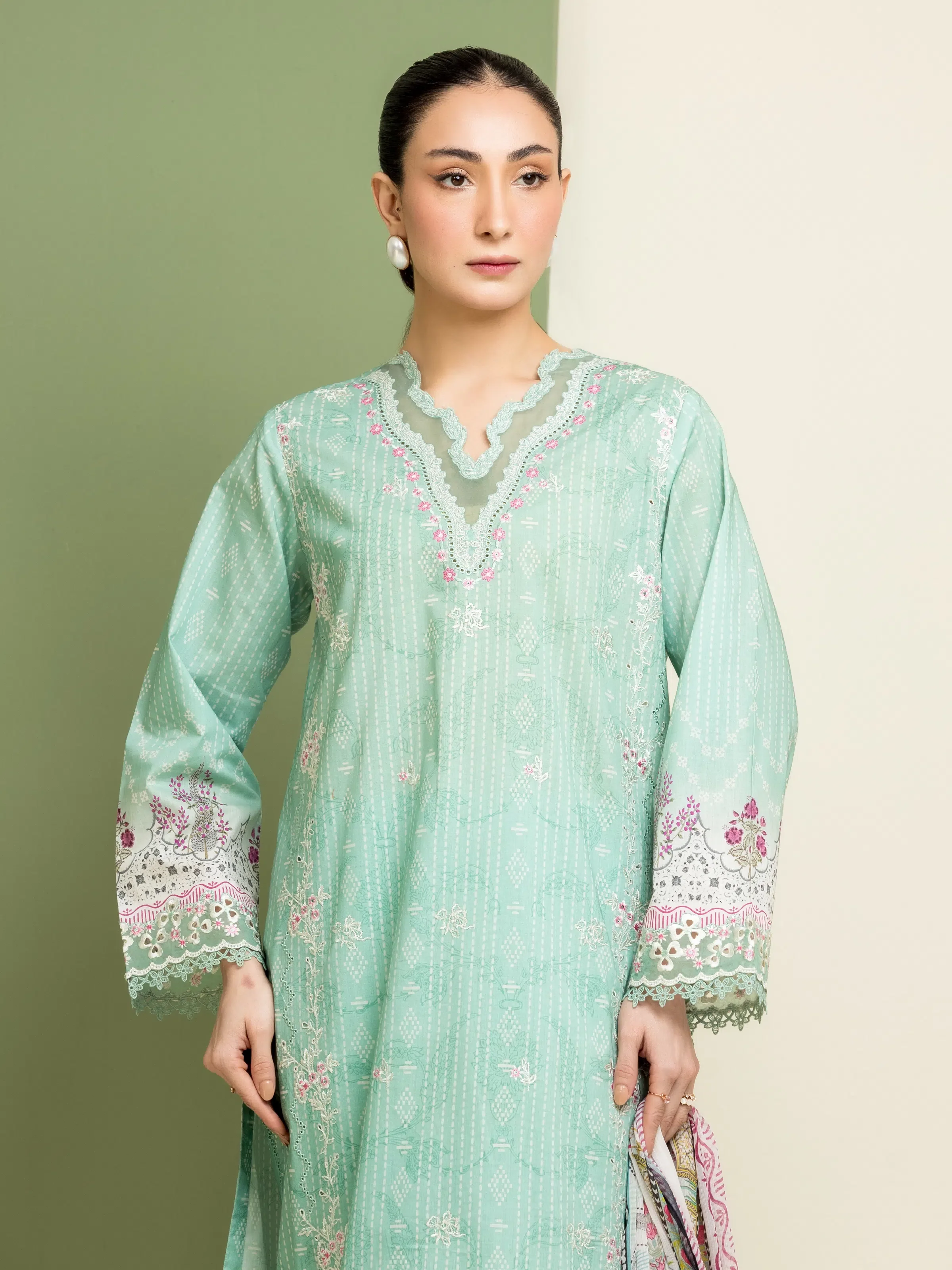 Embroidered Lawn Suit - EWU5V1-31069-3P - Image 2