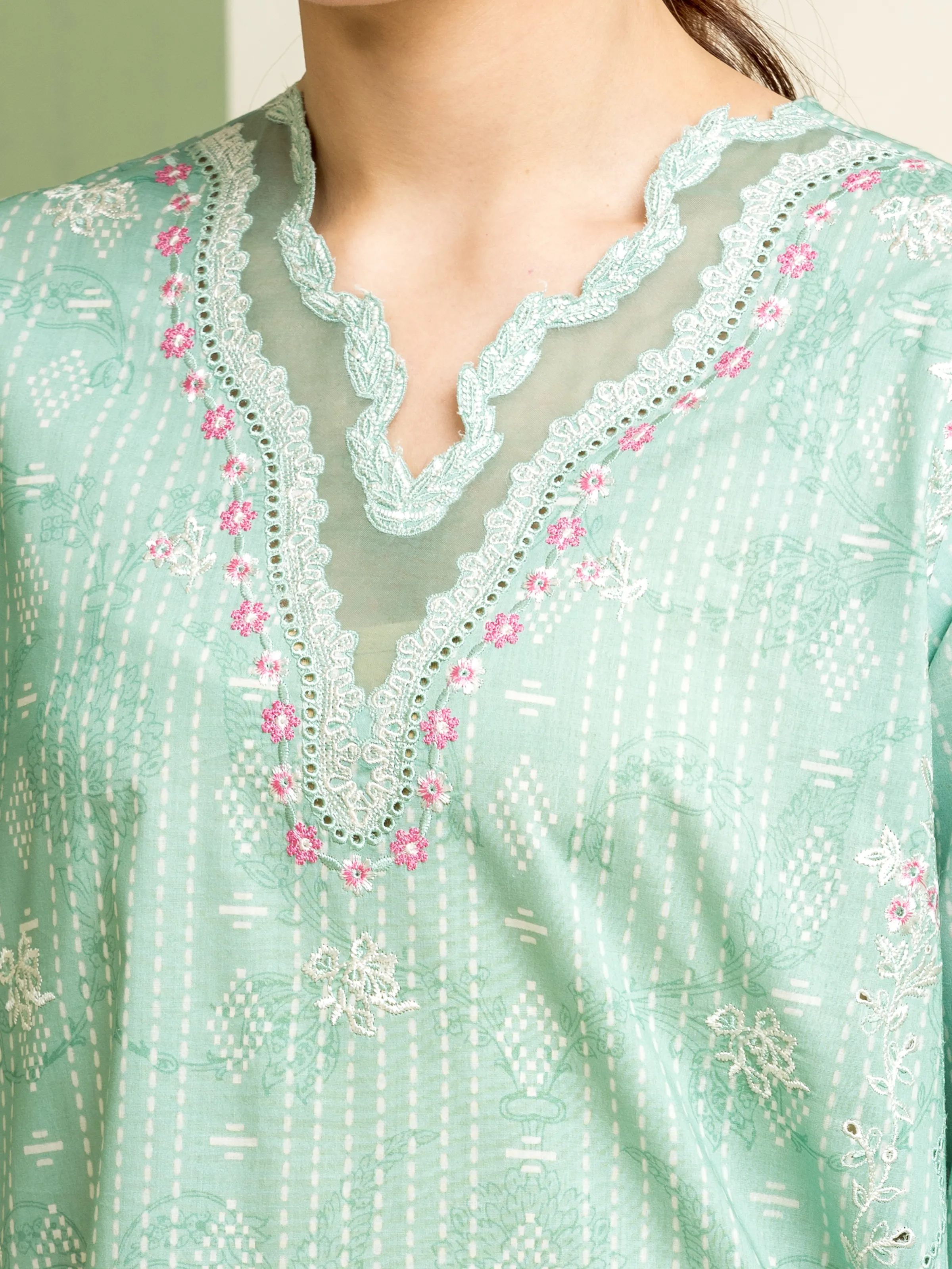 Embroidered Lawn Suit - EWU5V1-31069-3P - Image 3