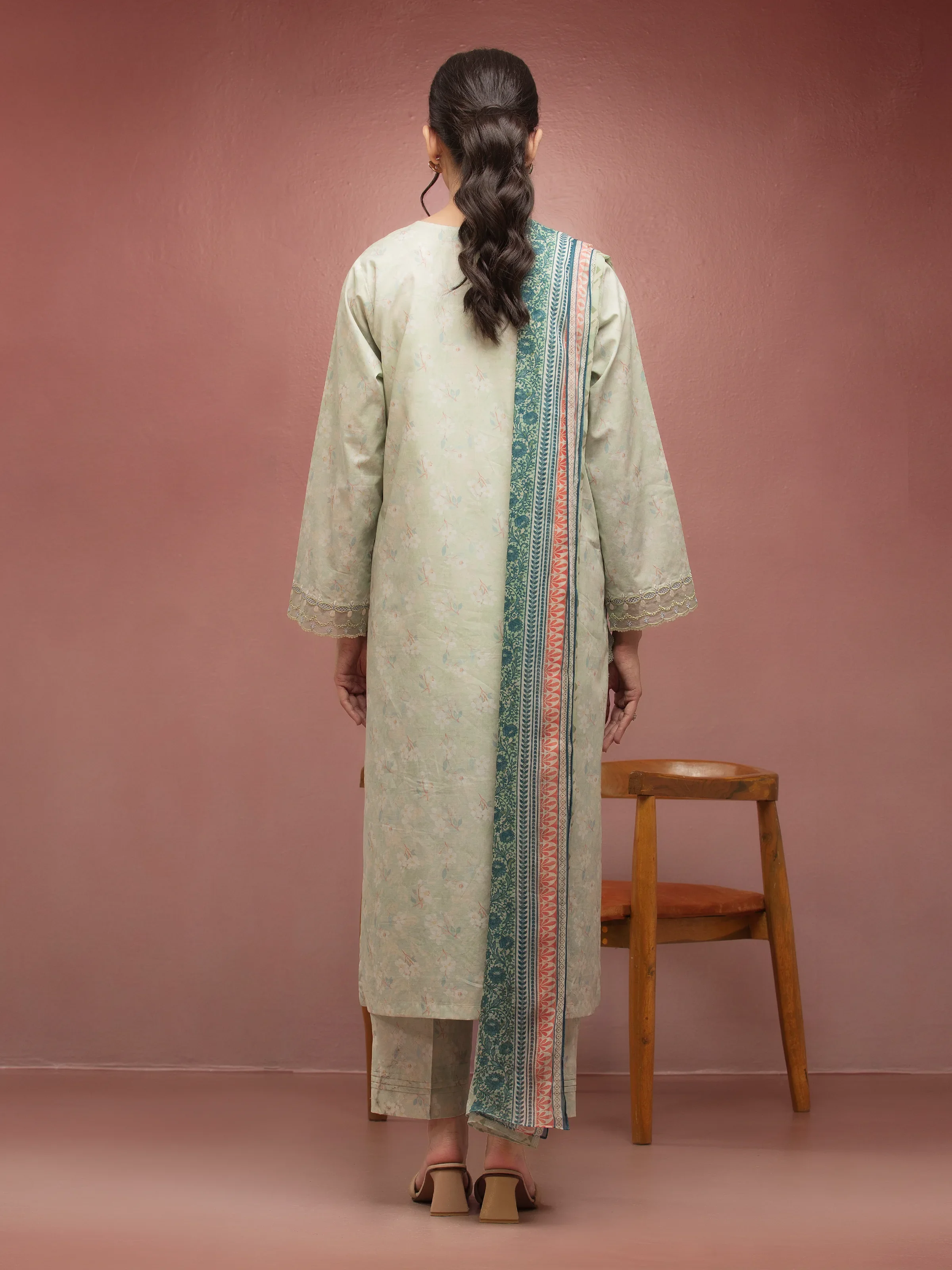 Embroidered Lawn Suit - EWU5V1-31086-3P - Image 6
