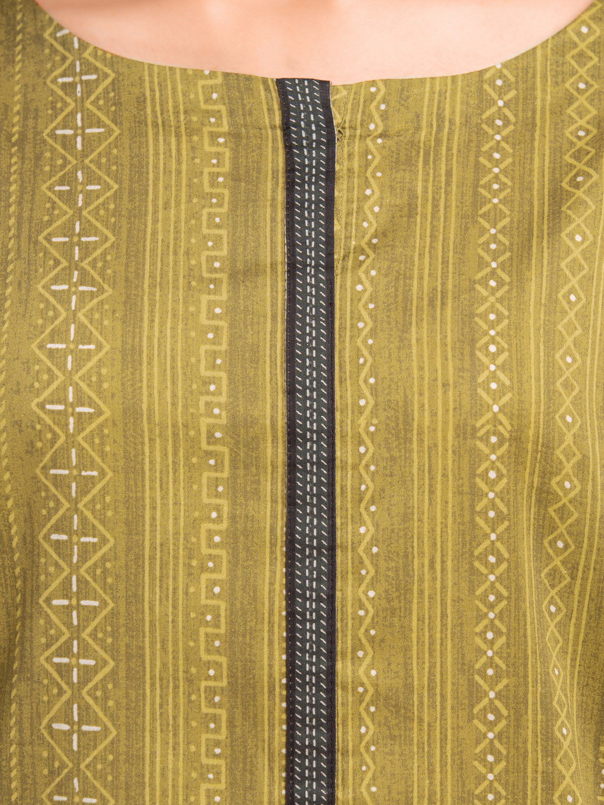 Printed Khaddar Shirt Dupatta - EWU23A3-27170SD - Image 5