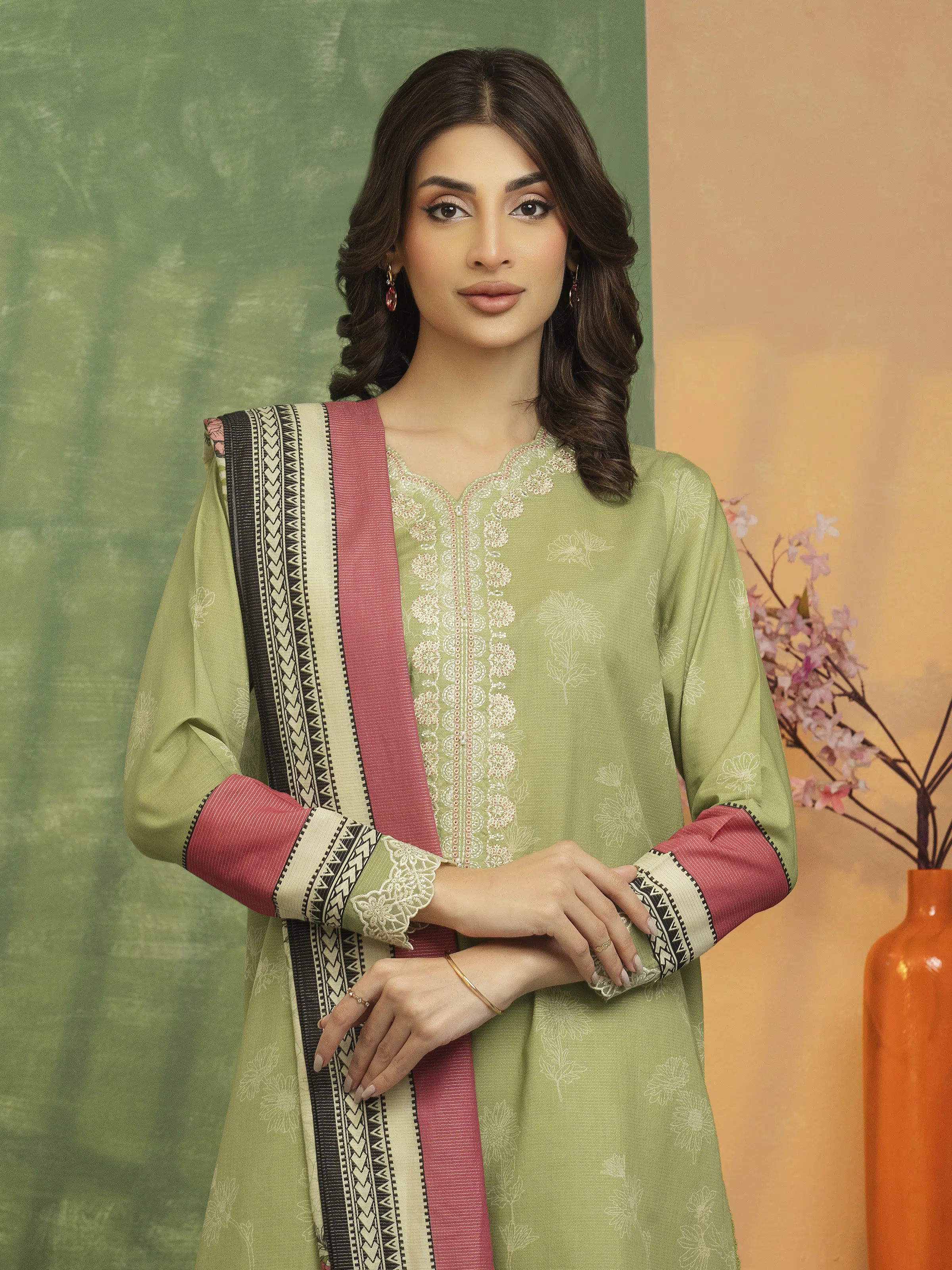 Embroidered Zari Lawn Suit - EWU5V1-31194-3P - Image 3