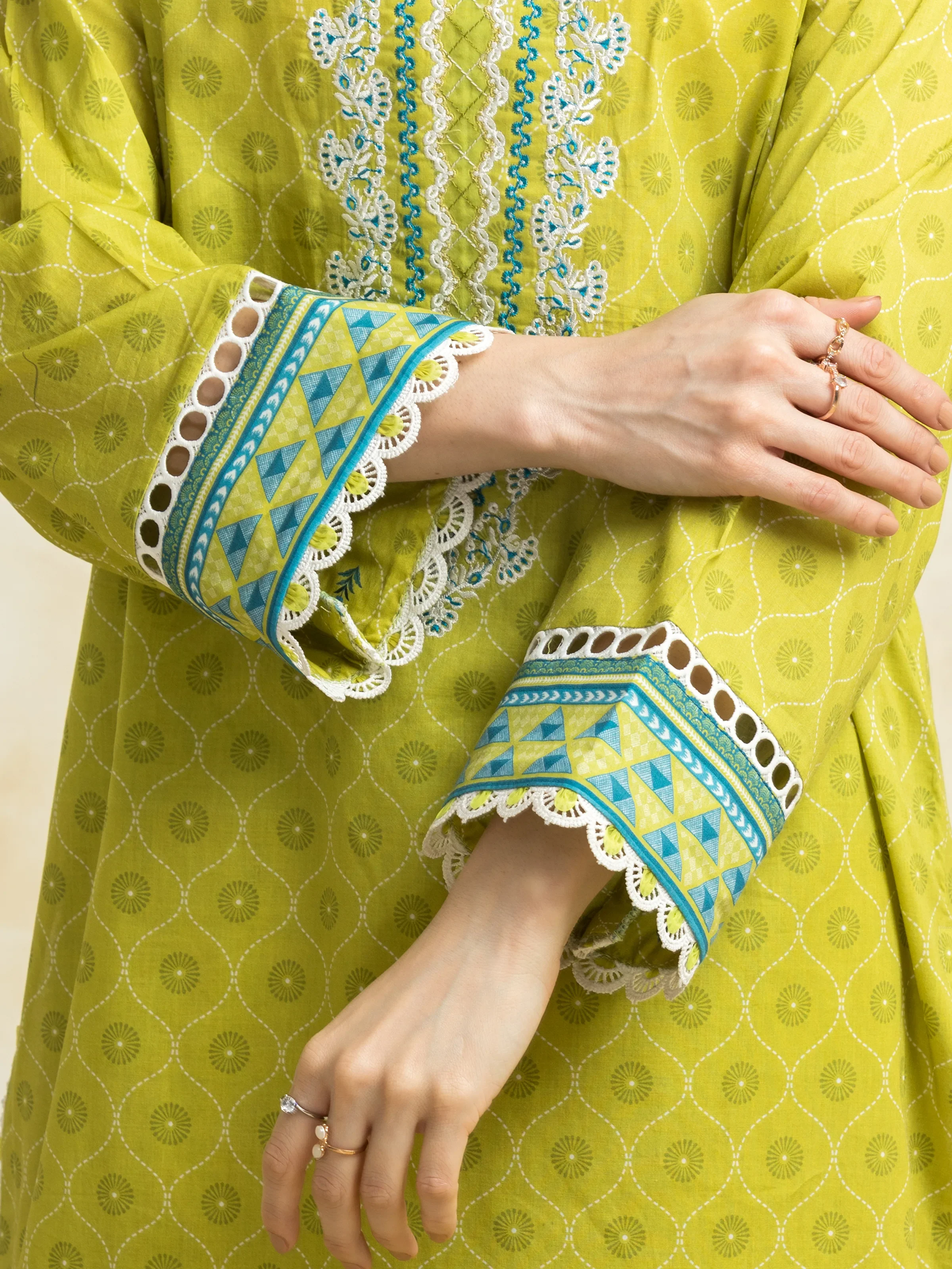 Embroidered Lawn Suit - EWU5V1-31321-3P - Image 5