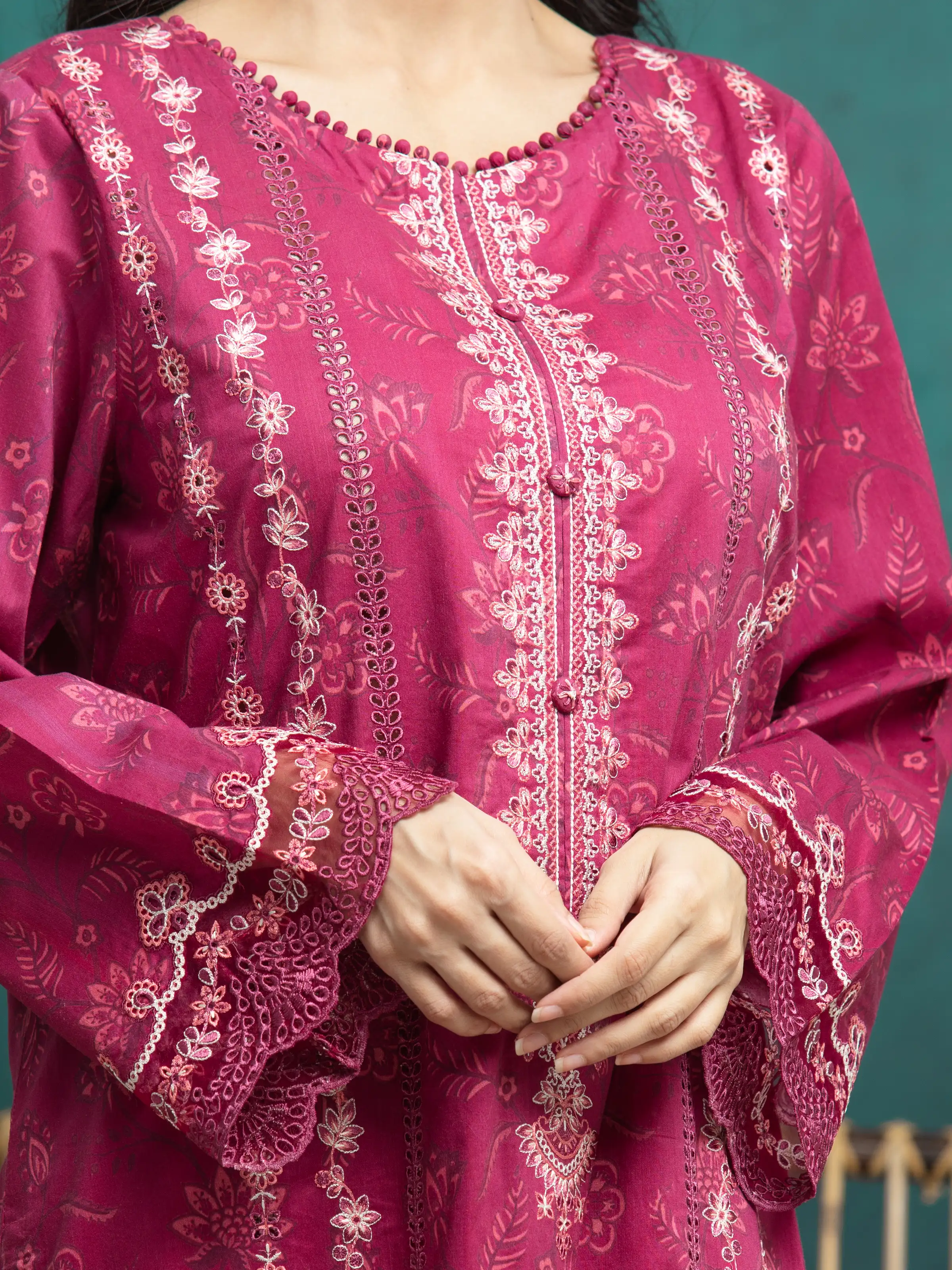 Embroidered Khaddar Suit - EWU24V11-30187-3P - Image 4