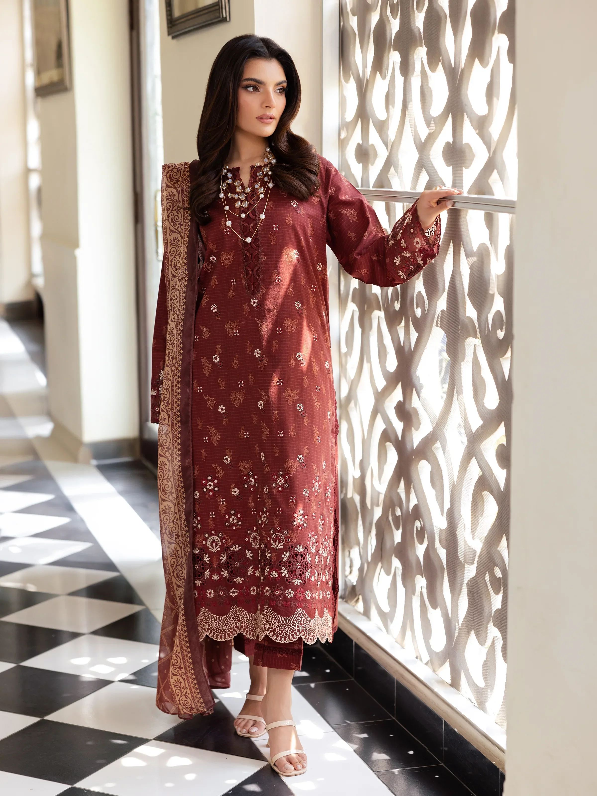 Embroidered Lawn Suit - EWU5V1-31415-3P - Image 3