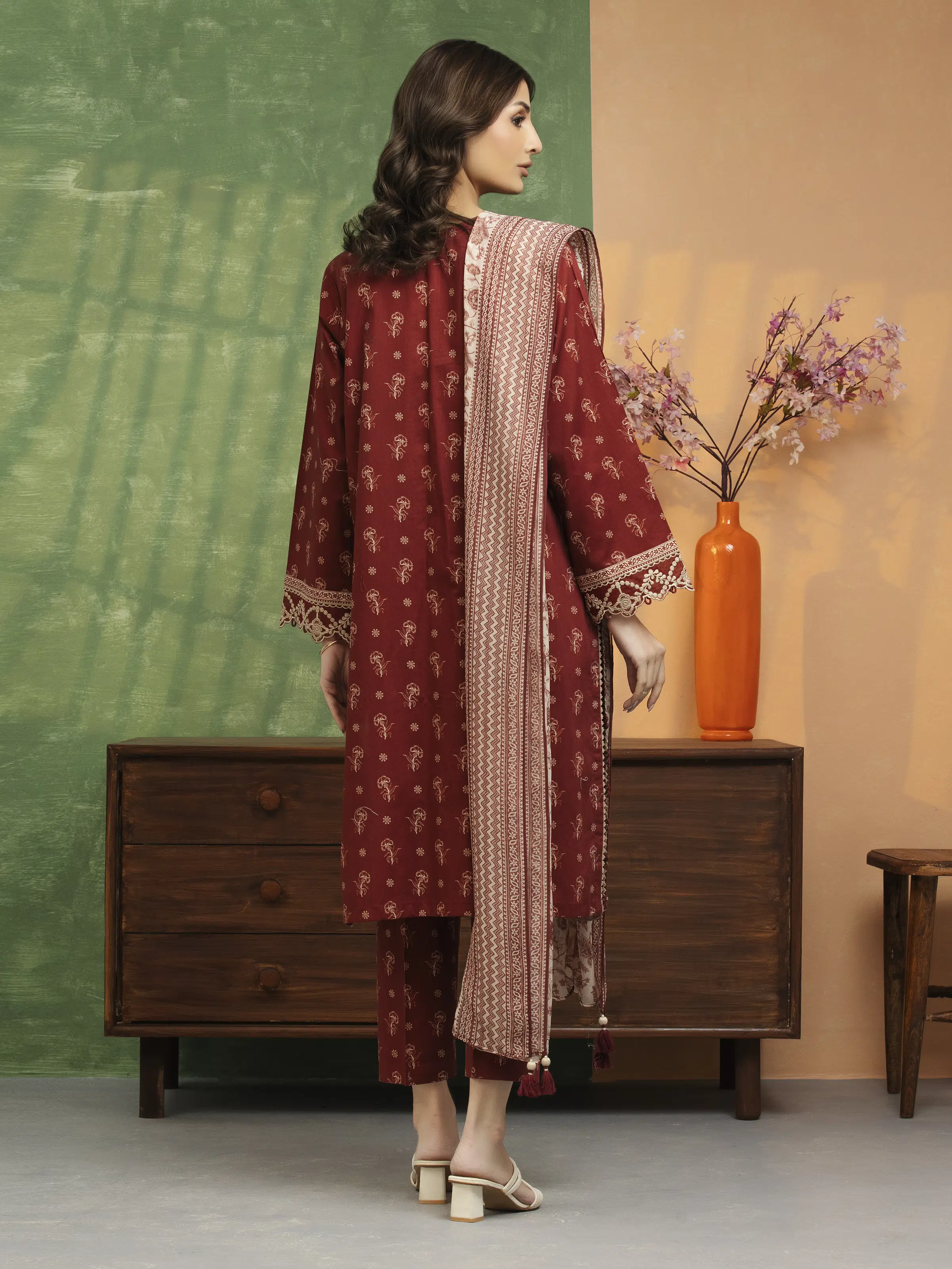 Embroidered Lawn Suit - EWU5V1-31403-3P - Image 2