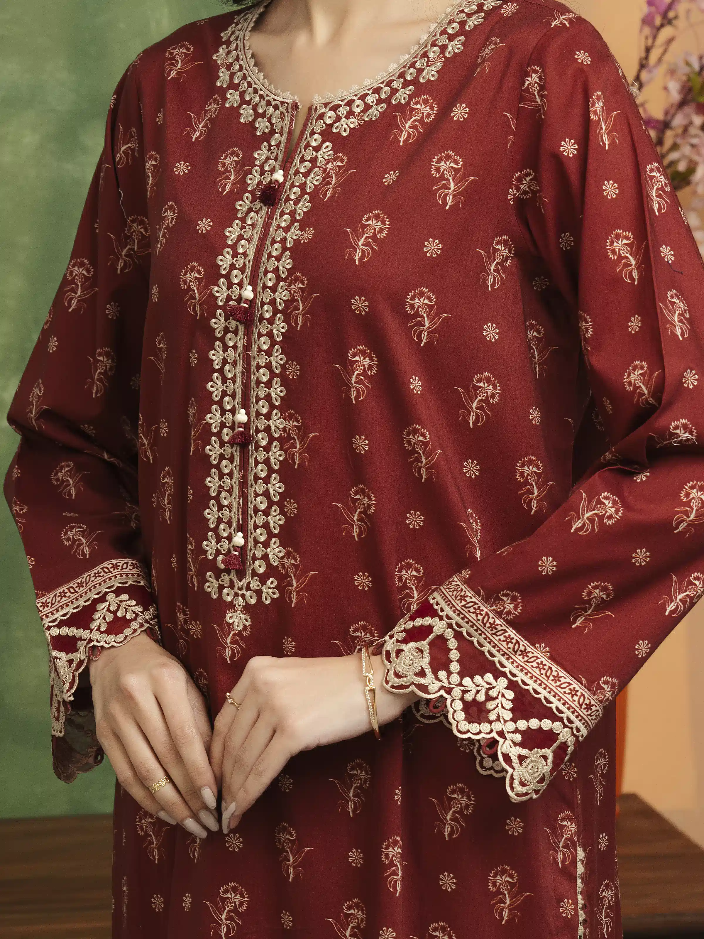 Embroidered Lawn Suit - EWU5V1-31403-3P - Image 6